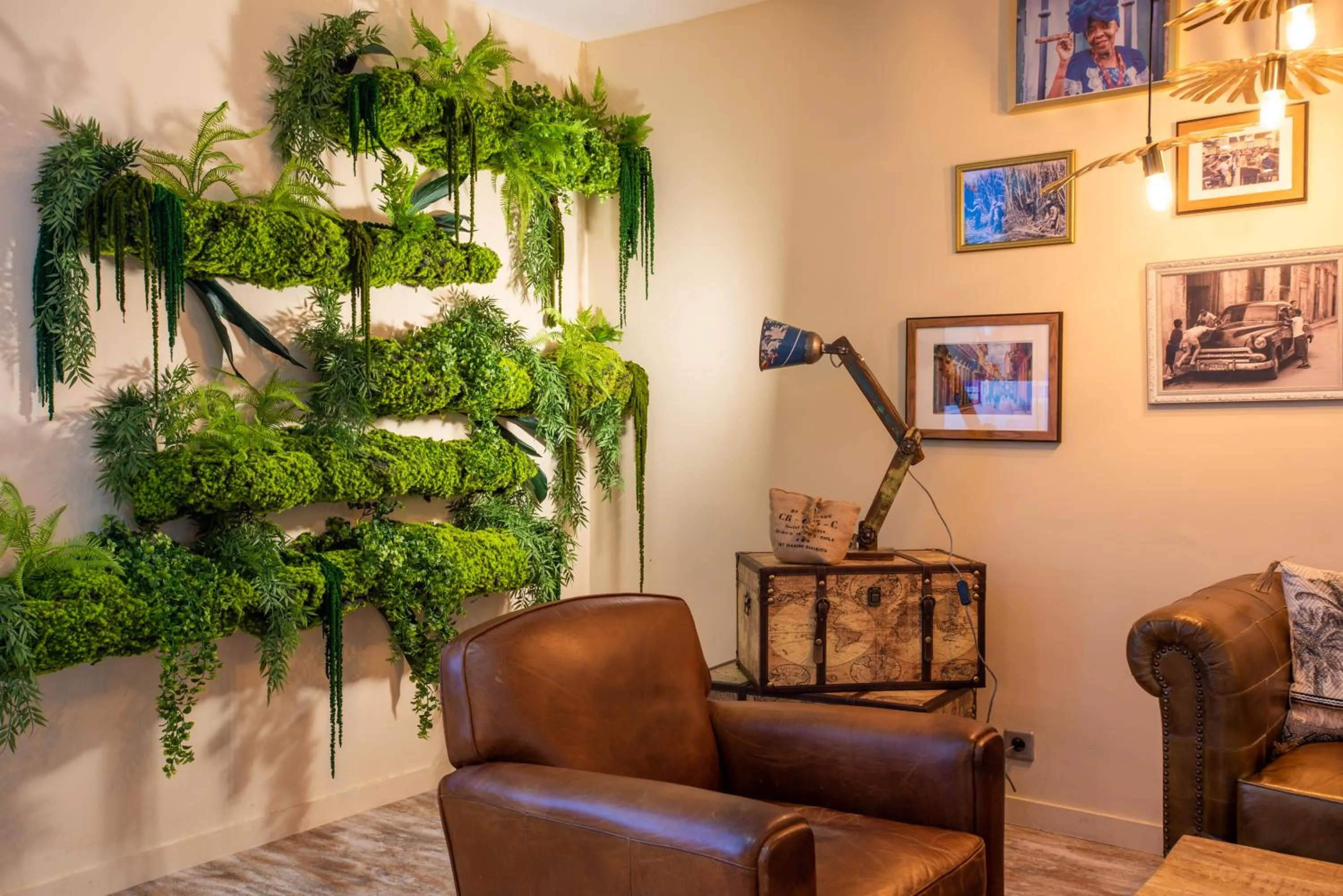 Lounge or bar in Mercure Marseille Centre Vieux Port