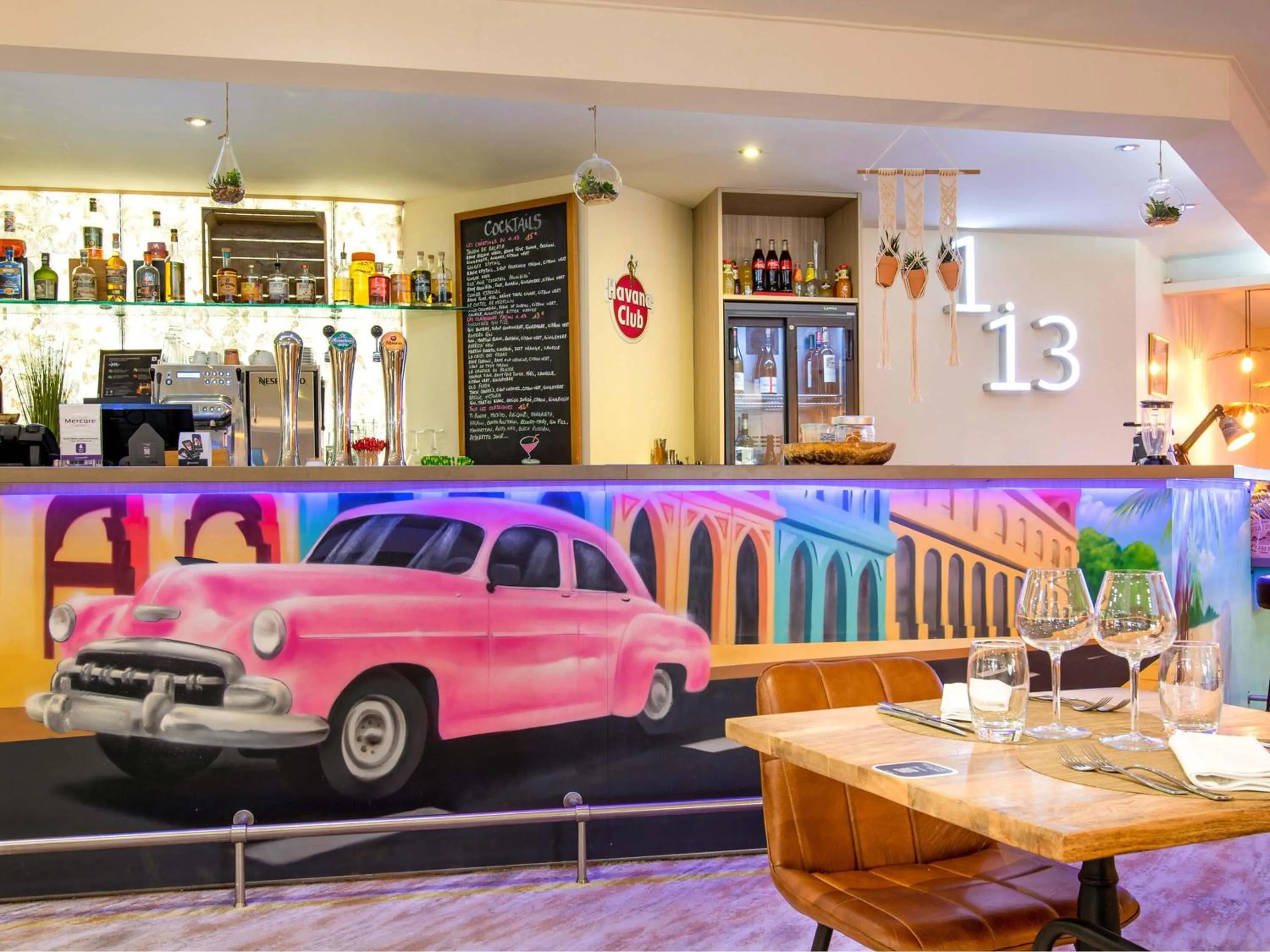 Lounge or bar in Mercure Marseille Centre Vieux Port