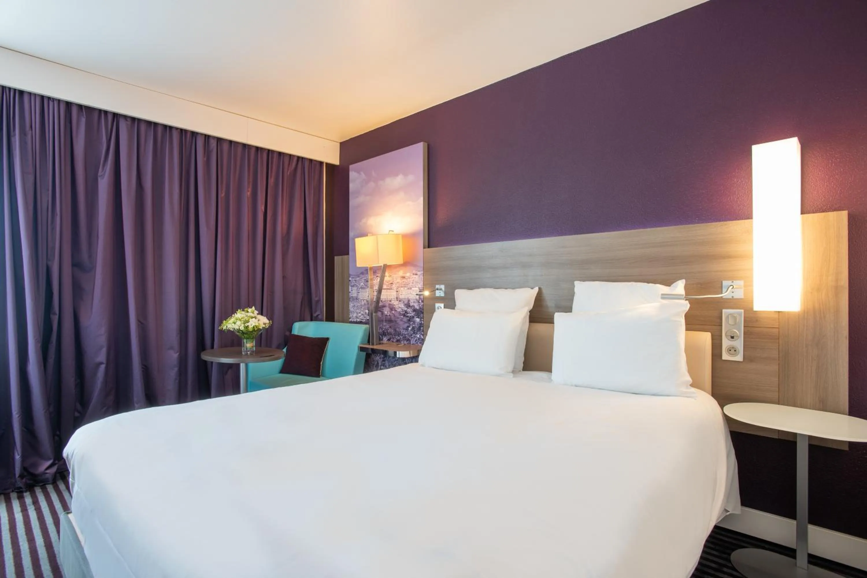 Bedroom, Bed in Mercure Marseille Centre Vieux Port