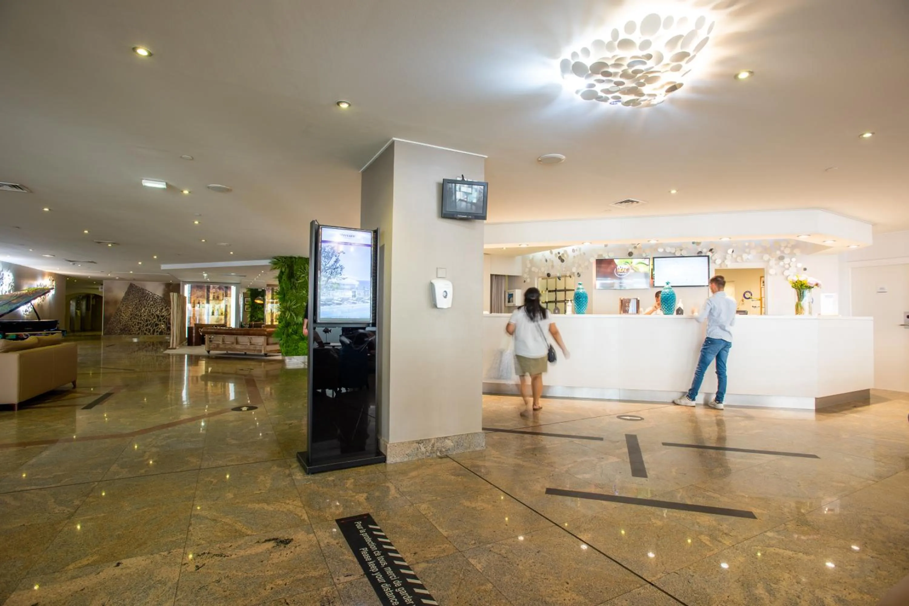 Lobby or reception in Mercure Marseille Centre Vieux Port