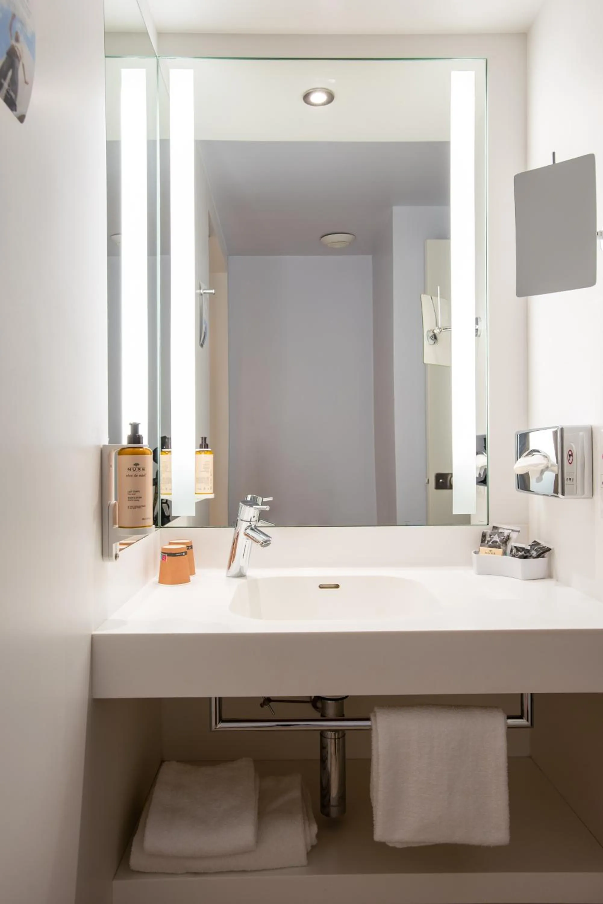 Bathroom in Mercure Marseille Centre Vieux Port