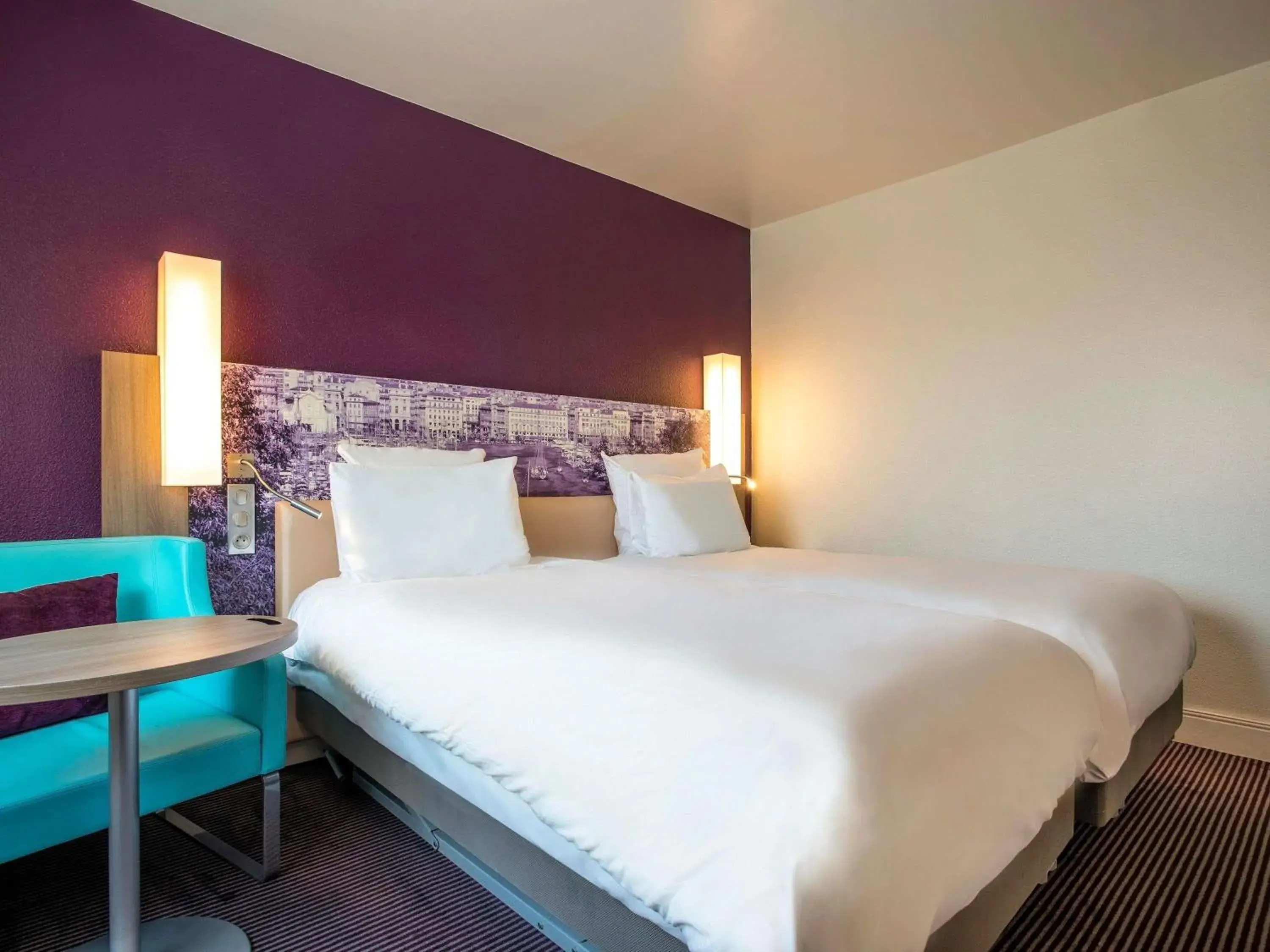 Bedroom, Bed in Mercure Marseille Centre Vieux Port Bedroom, Bed in Mercure Marseille Centre Vieux Port