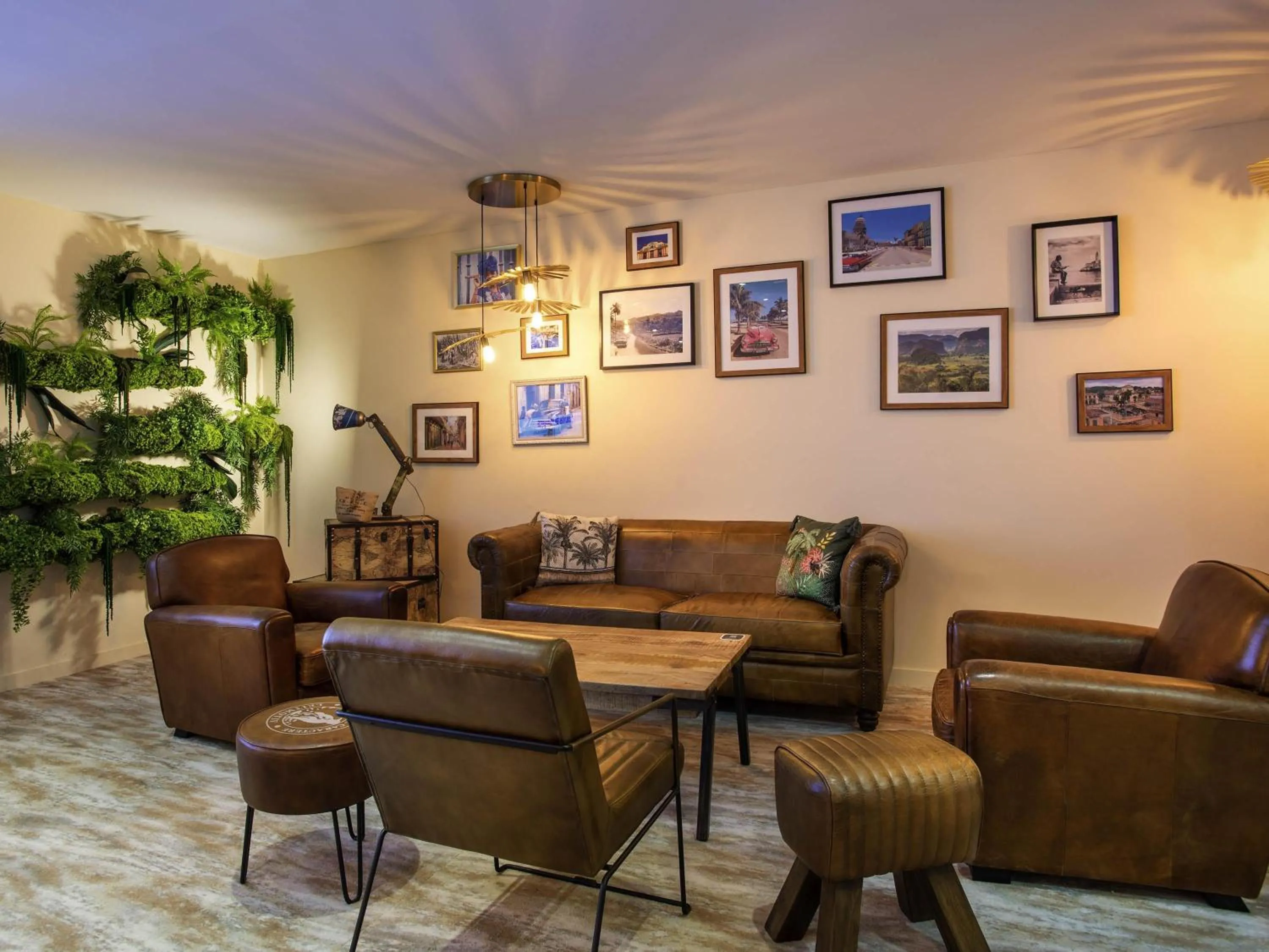 Lounge or bar in Mercure Marseille Centre Vieux Port