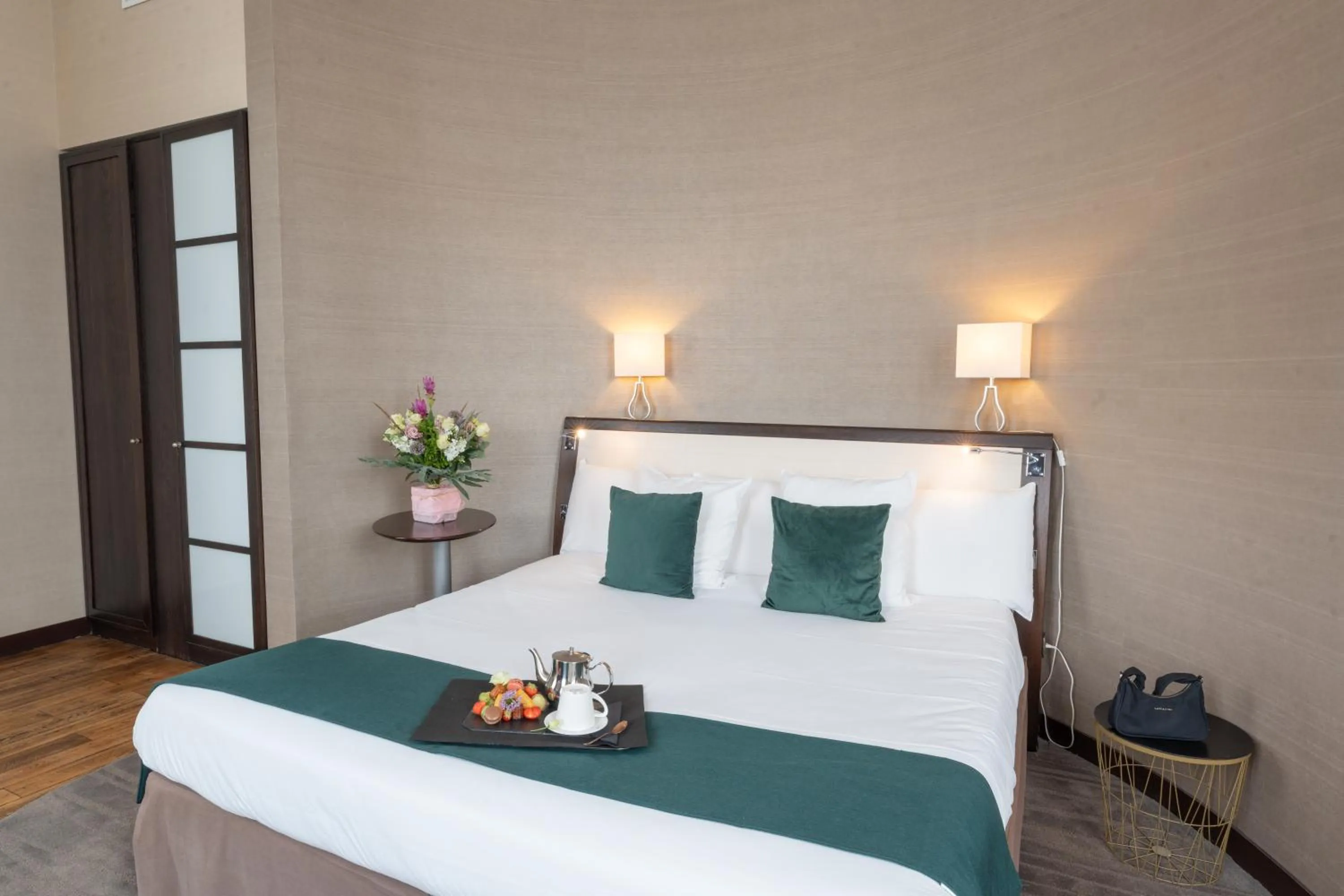 Bed in Mercure Le Mans Centre