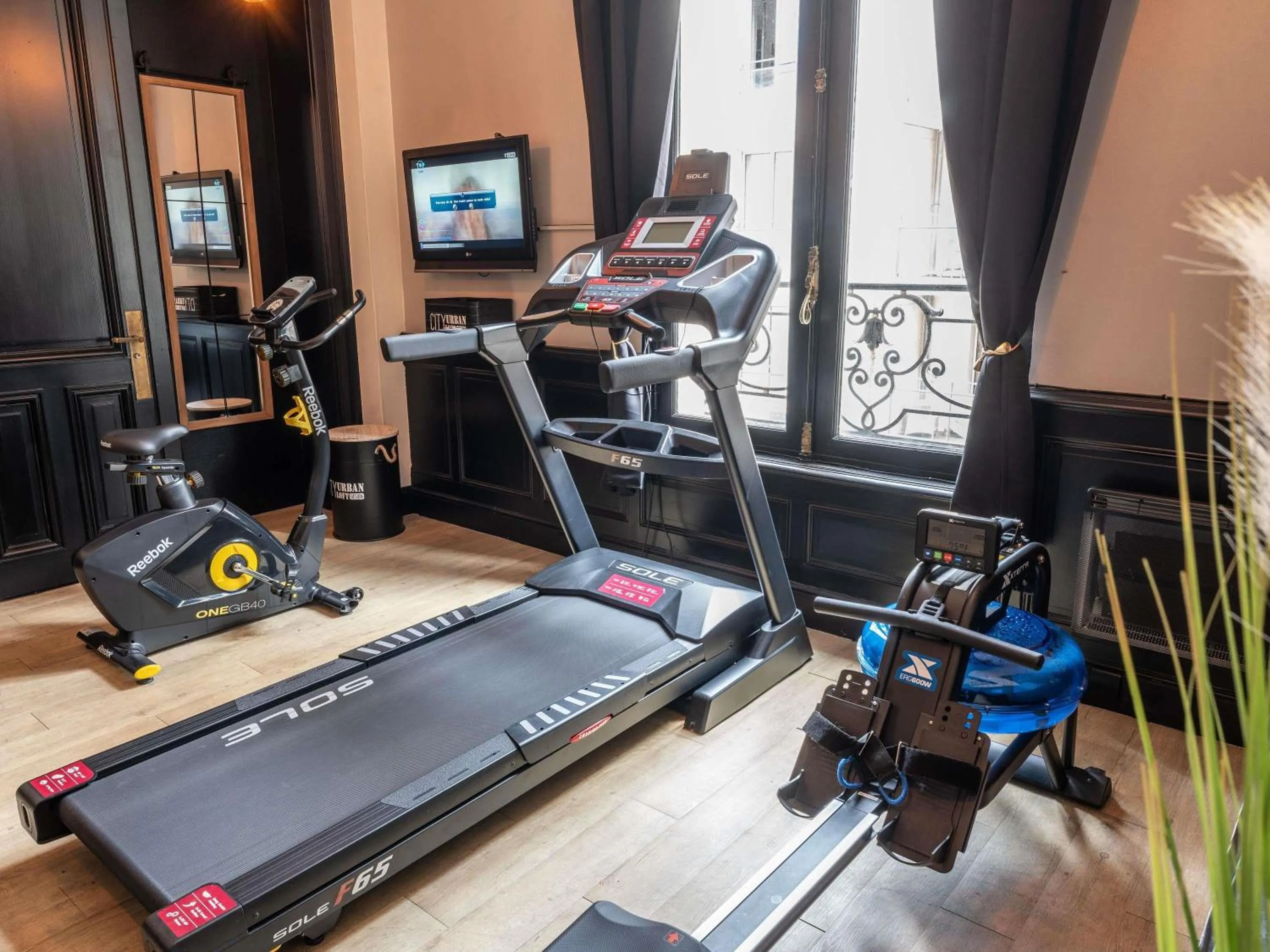 Property building in Mercure Le Mans Centre