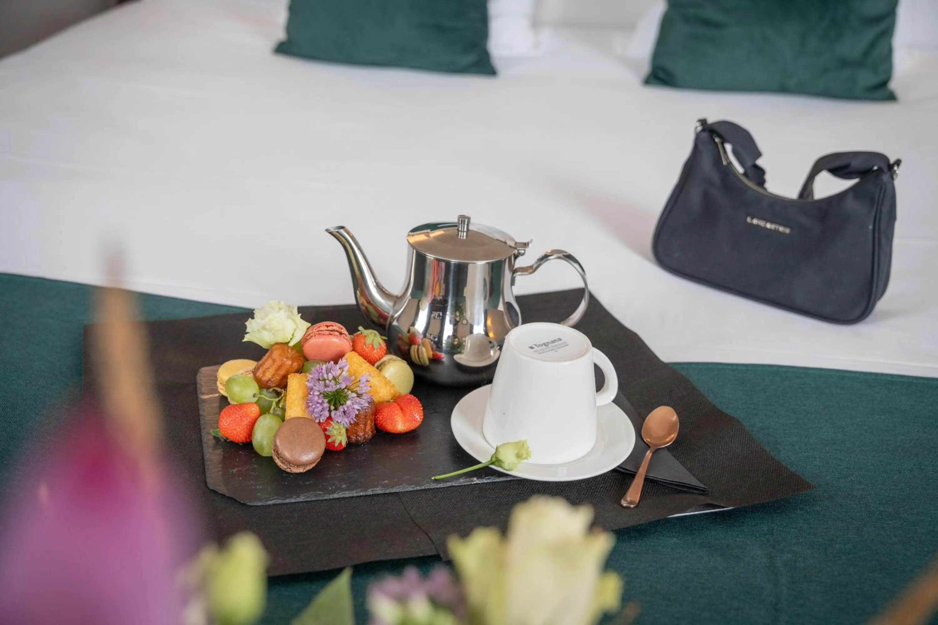 Coffee/tea facilities, Bed in Mercure Le Mans Centre