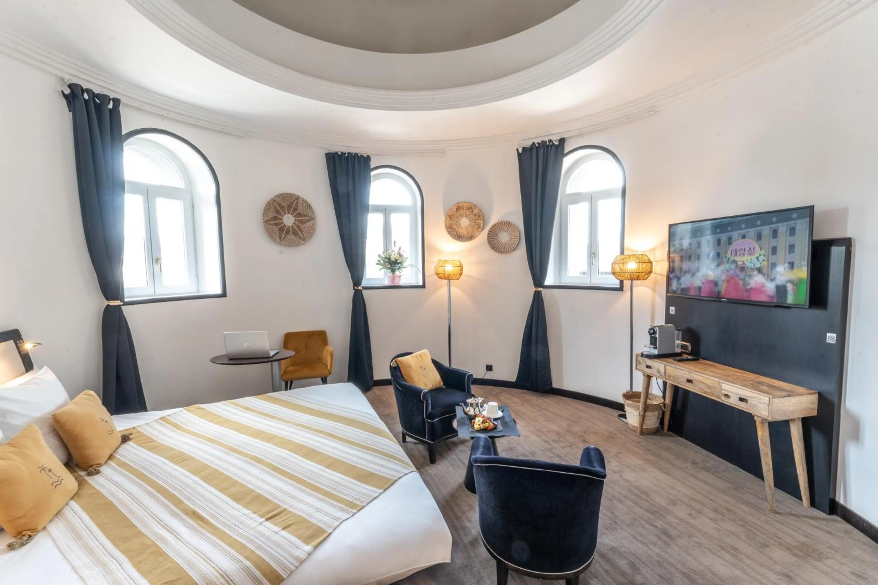 Photo of the whole room, Bed in Mercure Le Mans Centre