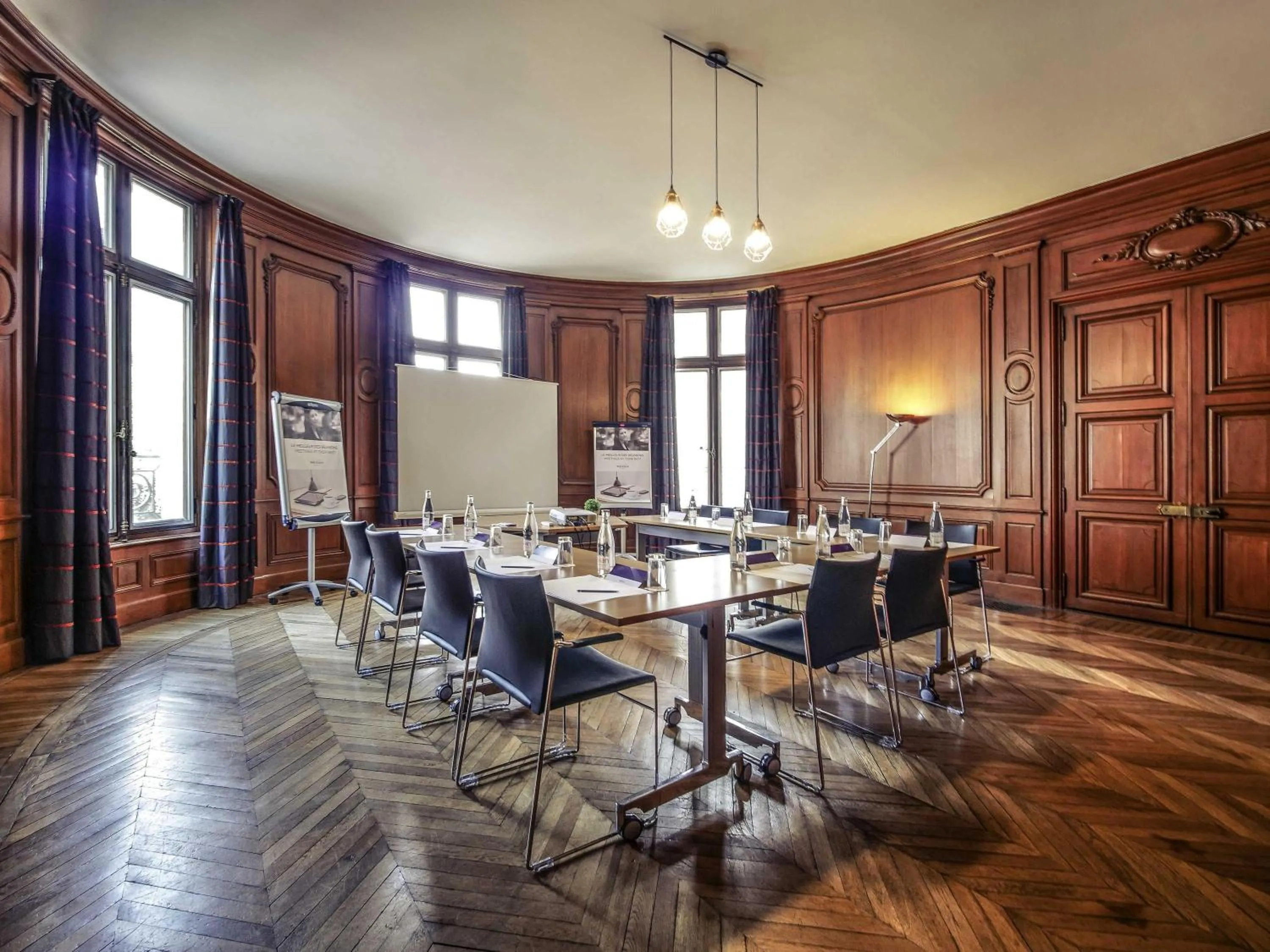 Meeting/conference room in Mercure Le Mans Centre