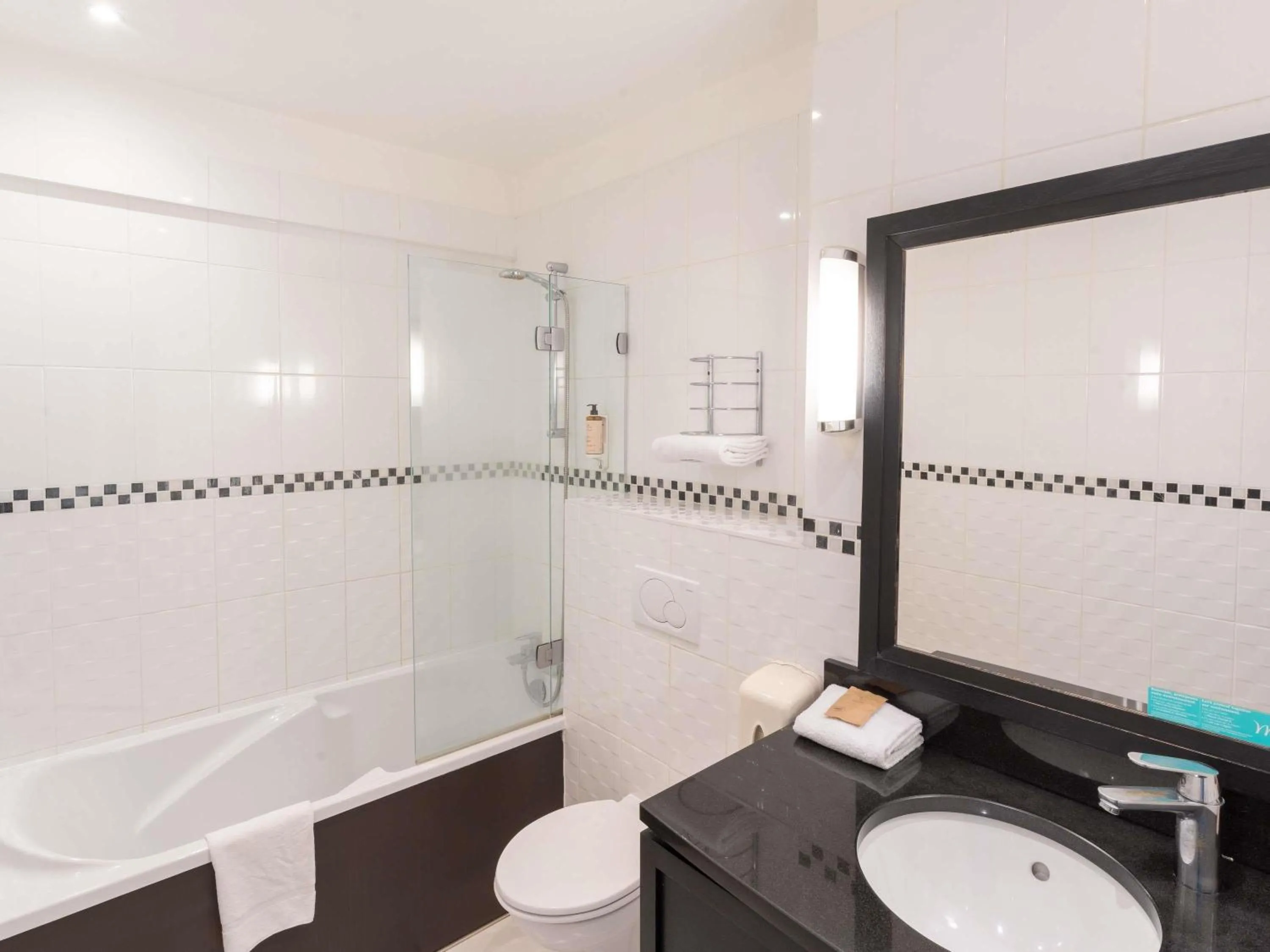 Bedroom in Mercure Le Mans Centre