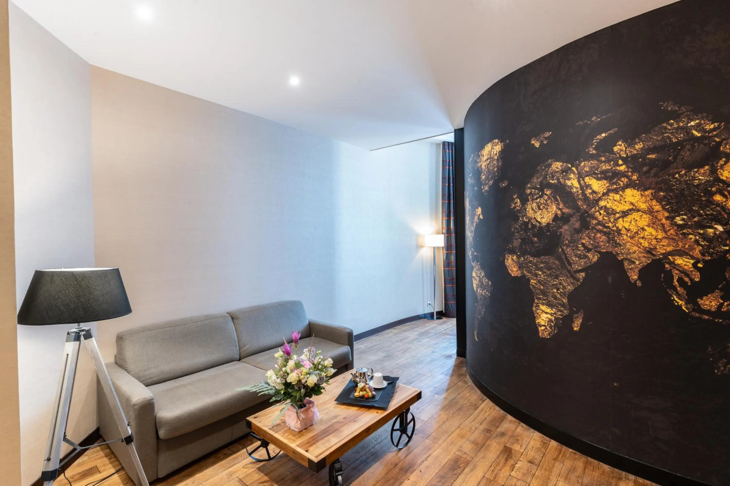 Seating area in Mercure Le Mans Centre