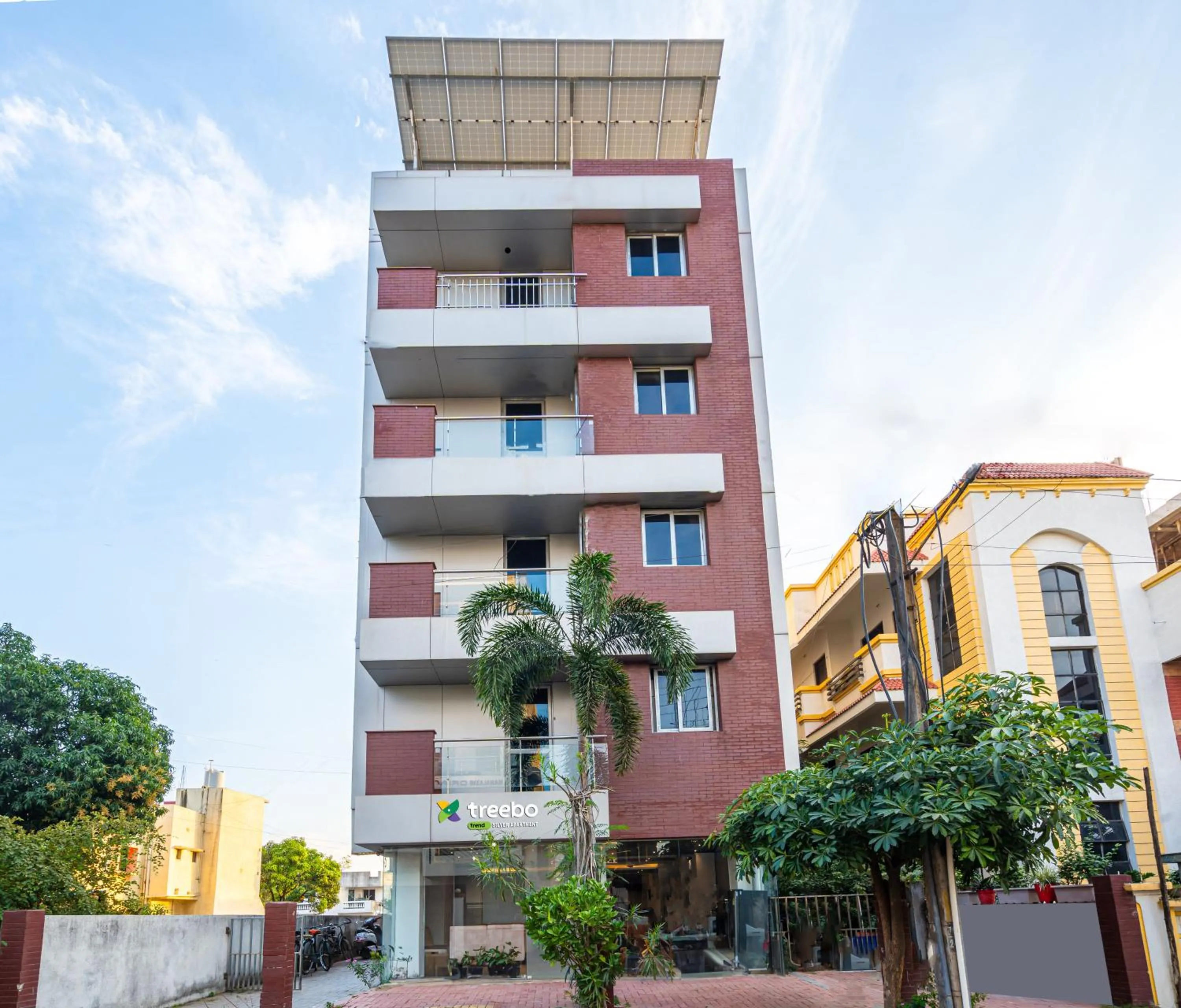 Facade/entrance in Treebo Silver Apartment