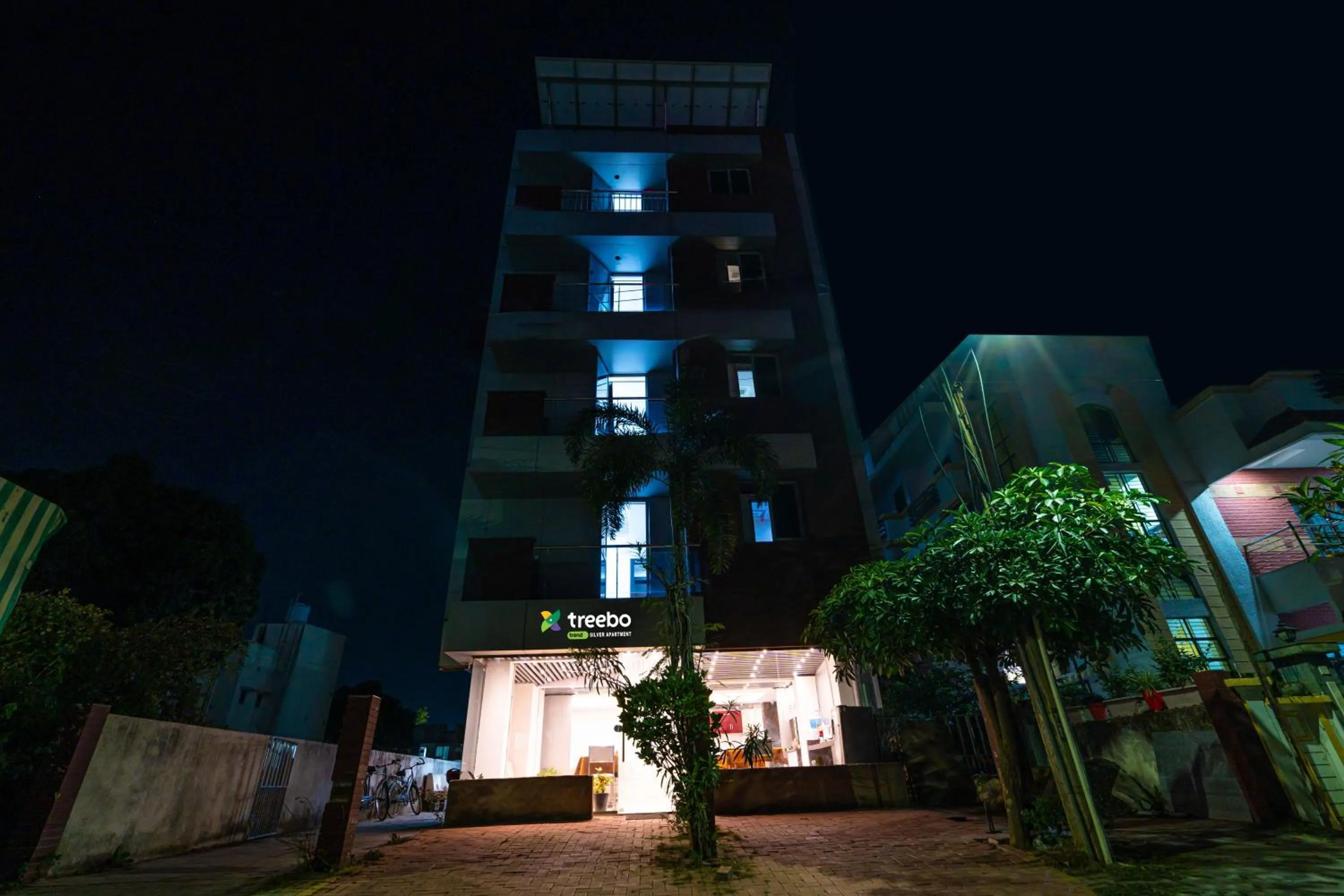 Facade/entrance in Treebo Silver Apartment
