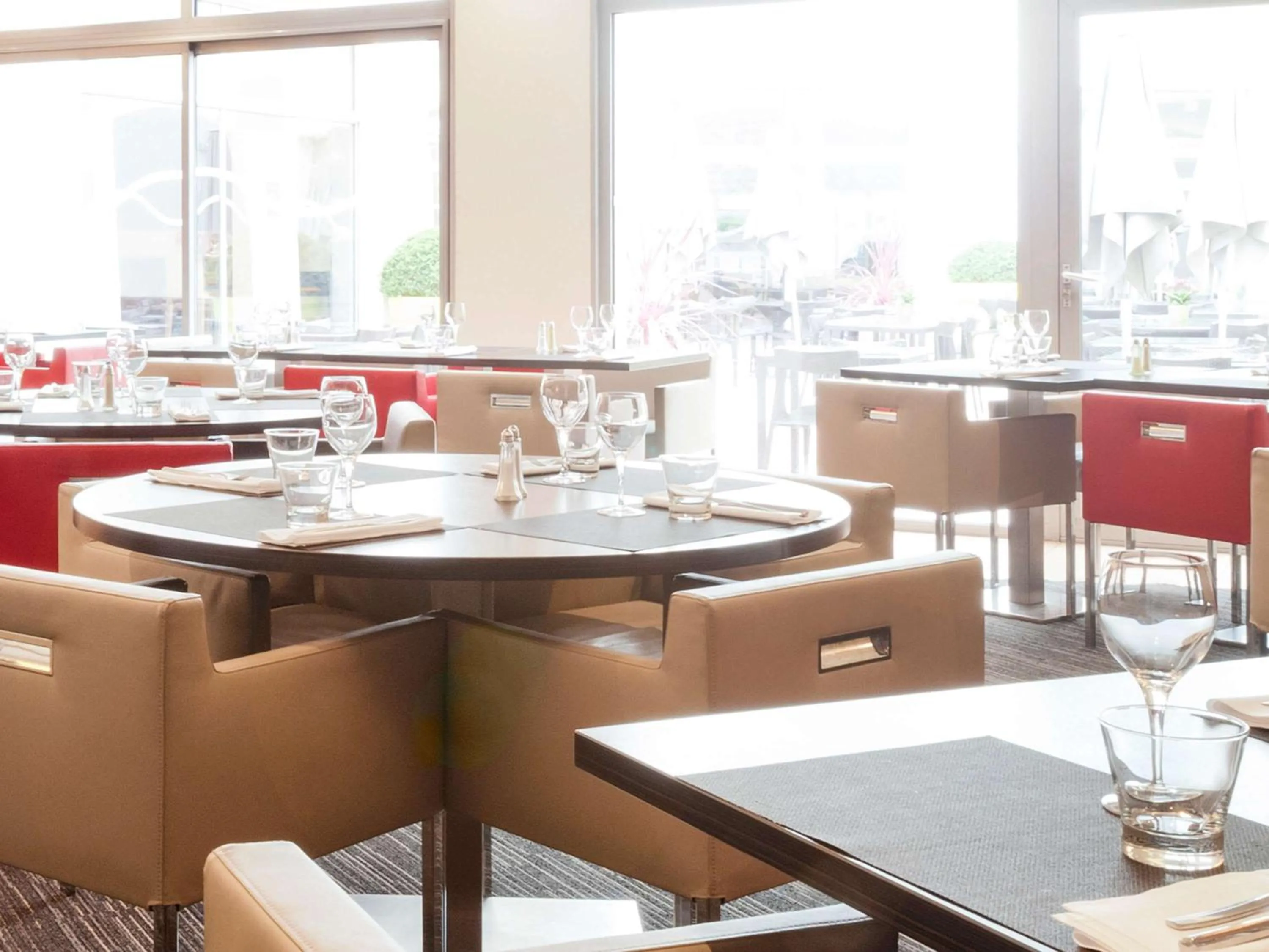 Restaurant/places to eat in Novotel Lille Centre Gares