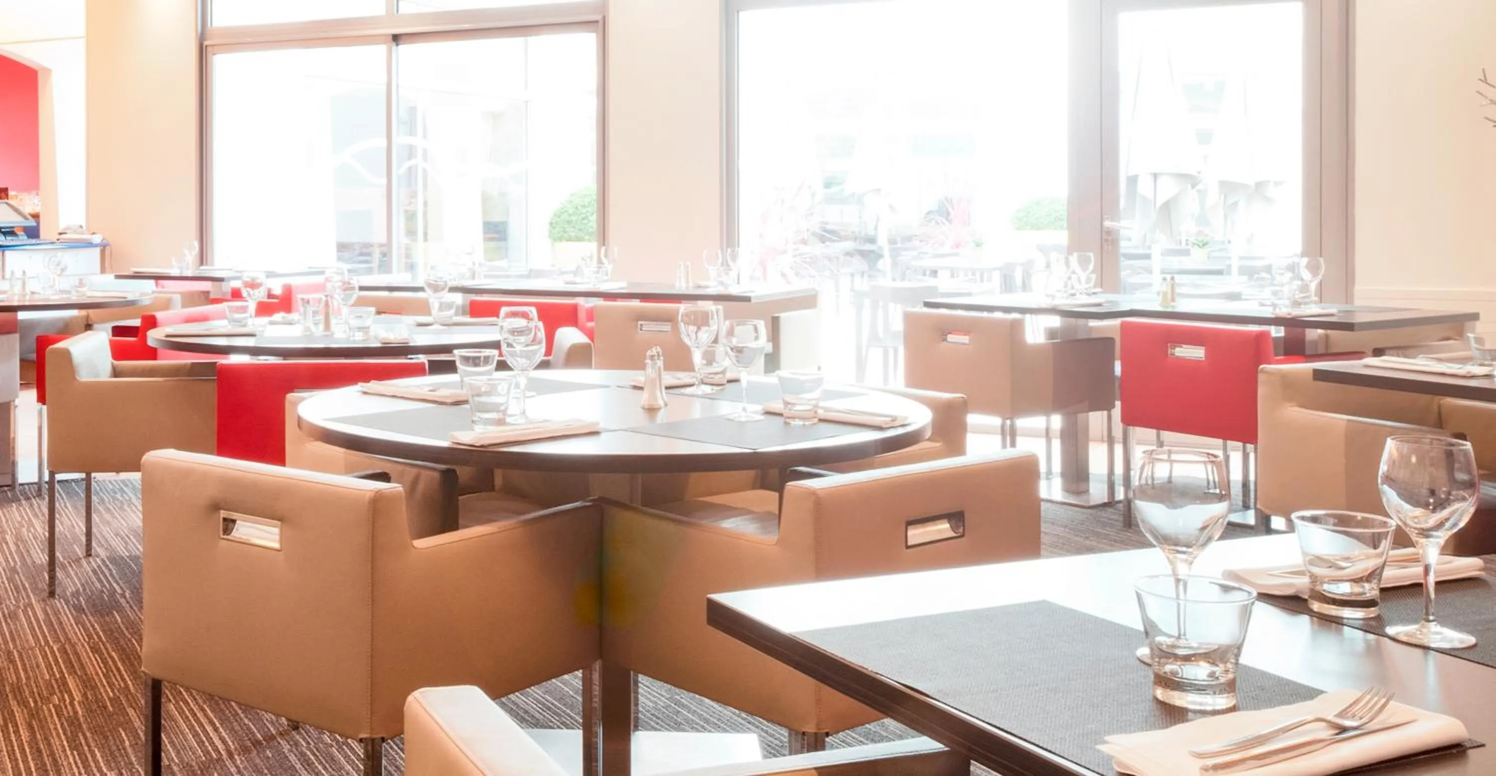 Restaurant/places to eat in Novotel Lille Centre Gares