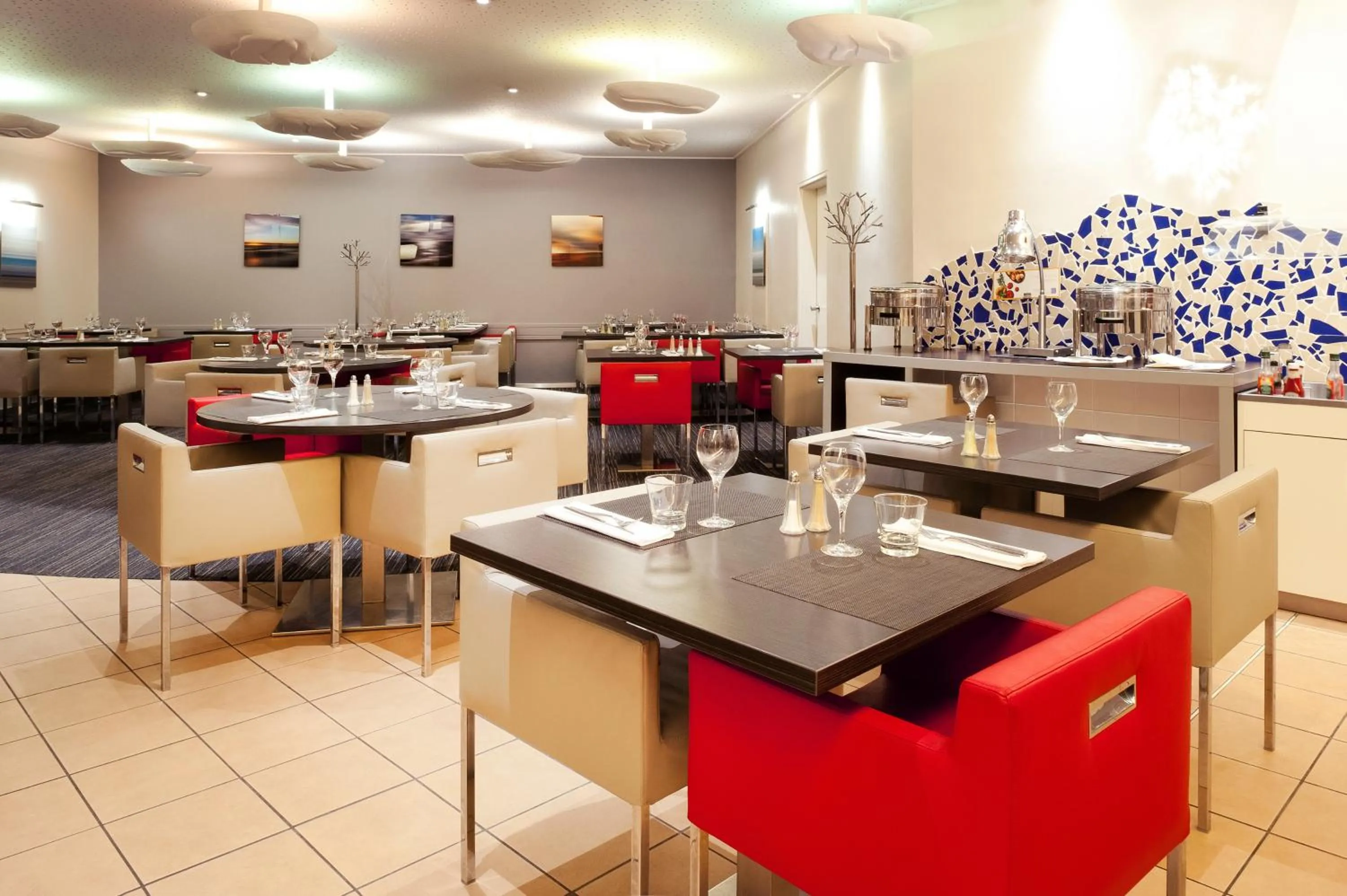 Restaurant/places to eat in Novotel Lille Centre Gares
