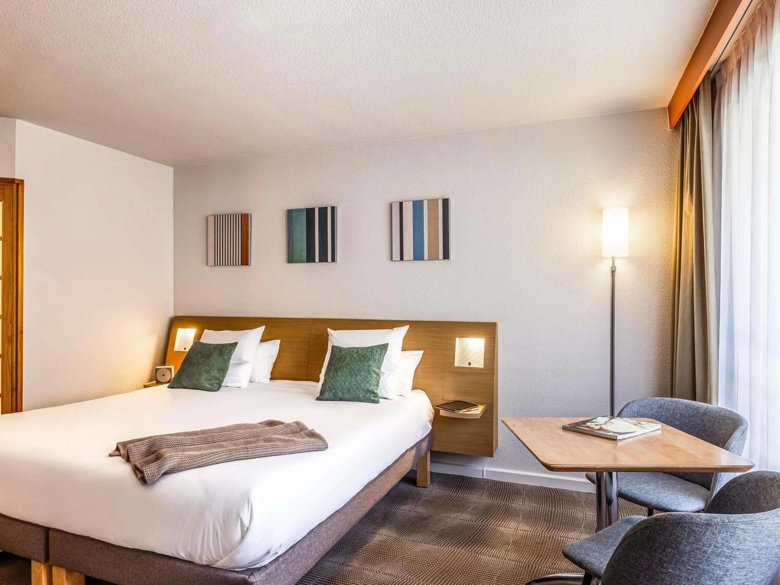 Bedroom, Bed in Novotel Lille Centre Gares