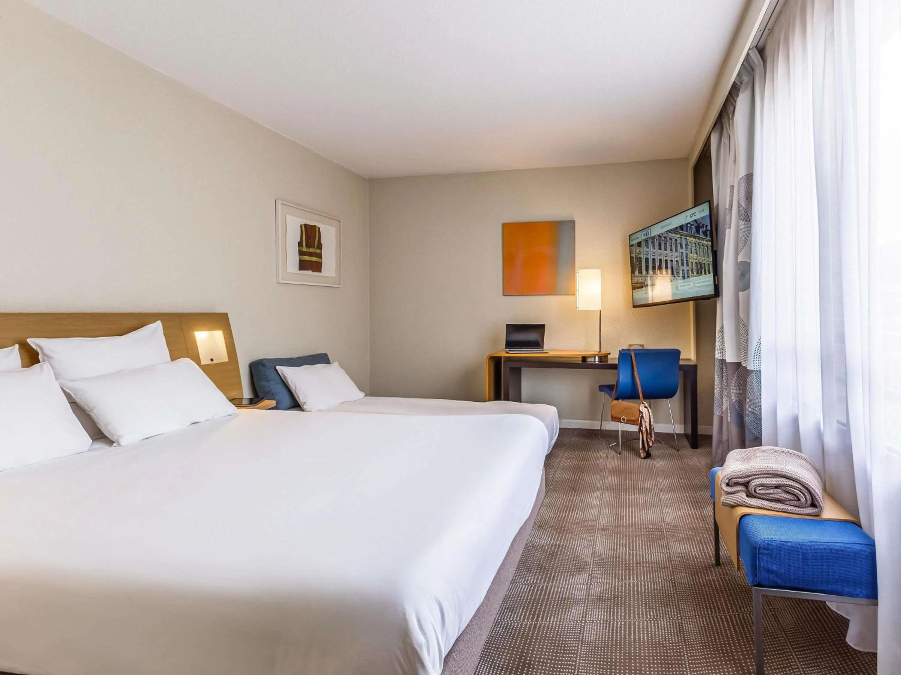 Bedroom, Bed in Novotel Lille Centre Gares