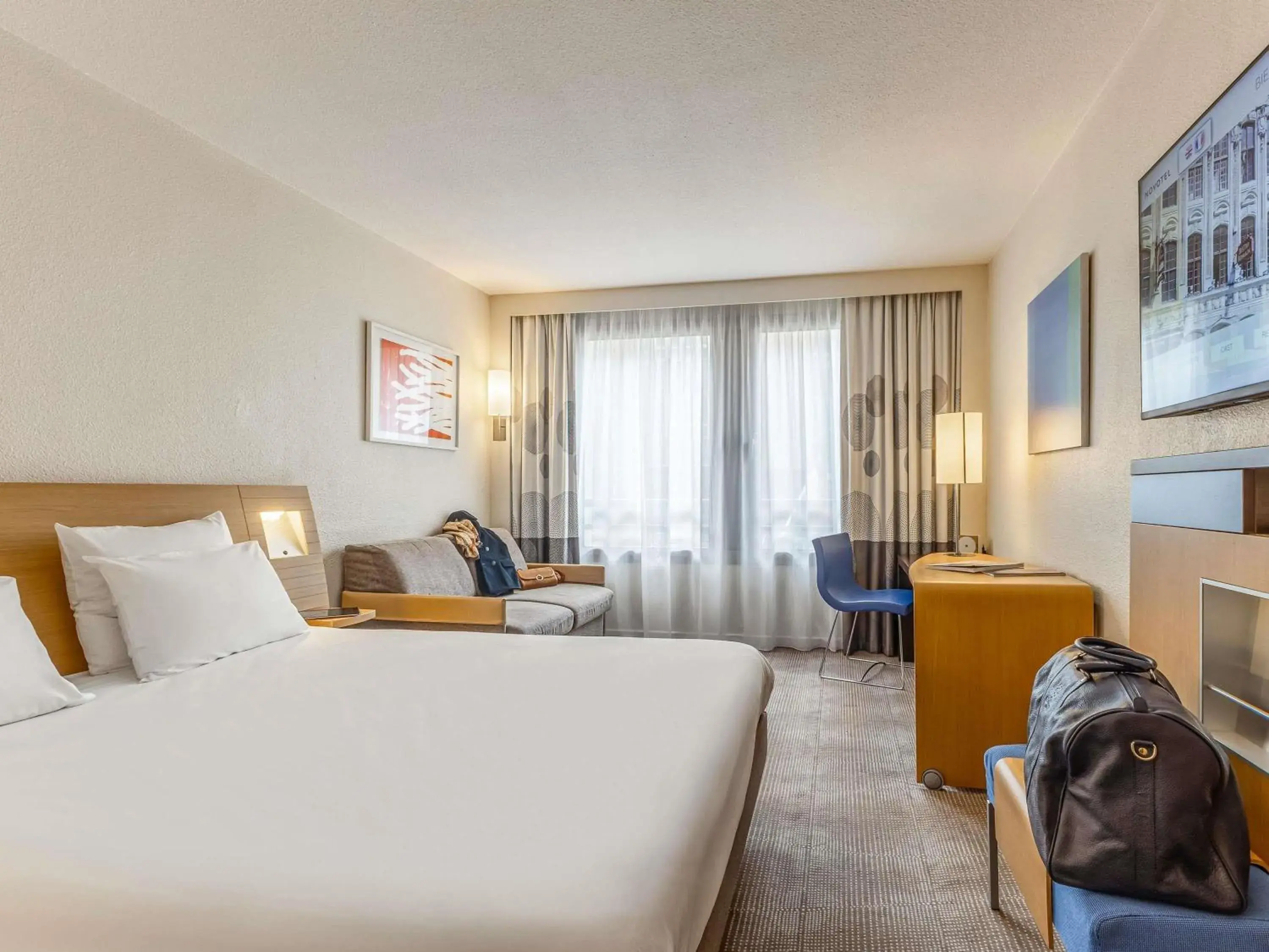 Bedroom, Bed in Novotel Lille Centre Gares Bedroom, Bed in Novotel Lille Centre Gares