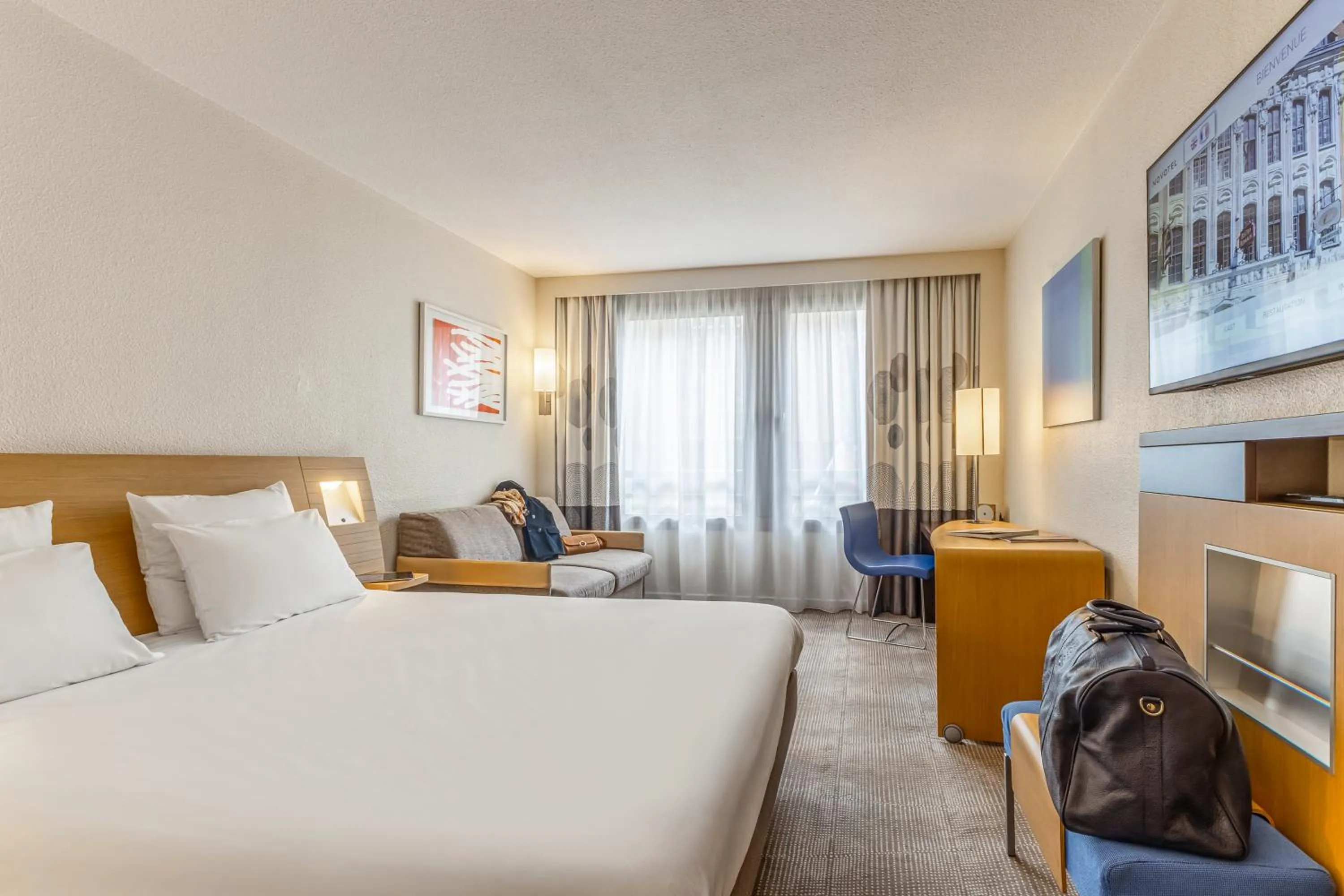 Bedroom, Bed in Novotel Lille Centre Gares