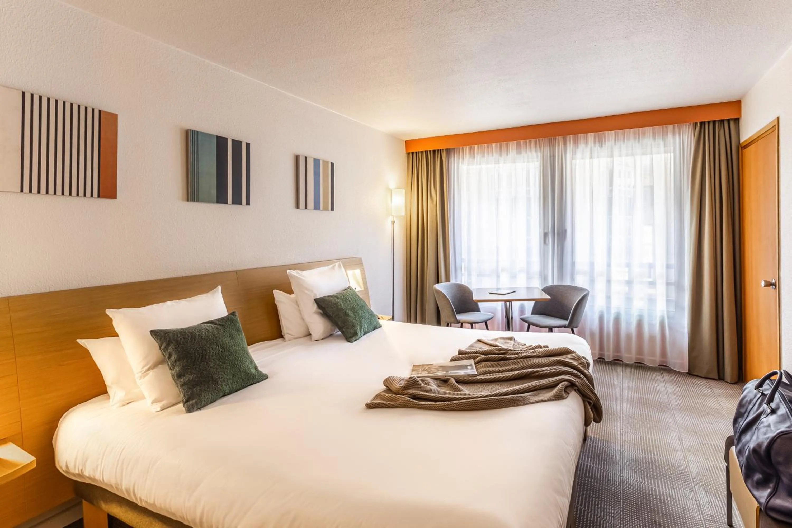 Bedroom, Bed in Novotel Lille Centre Gares