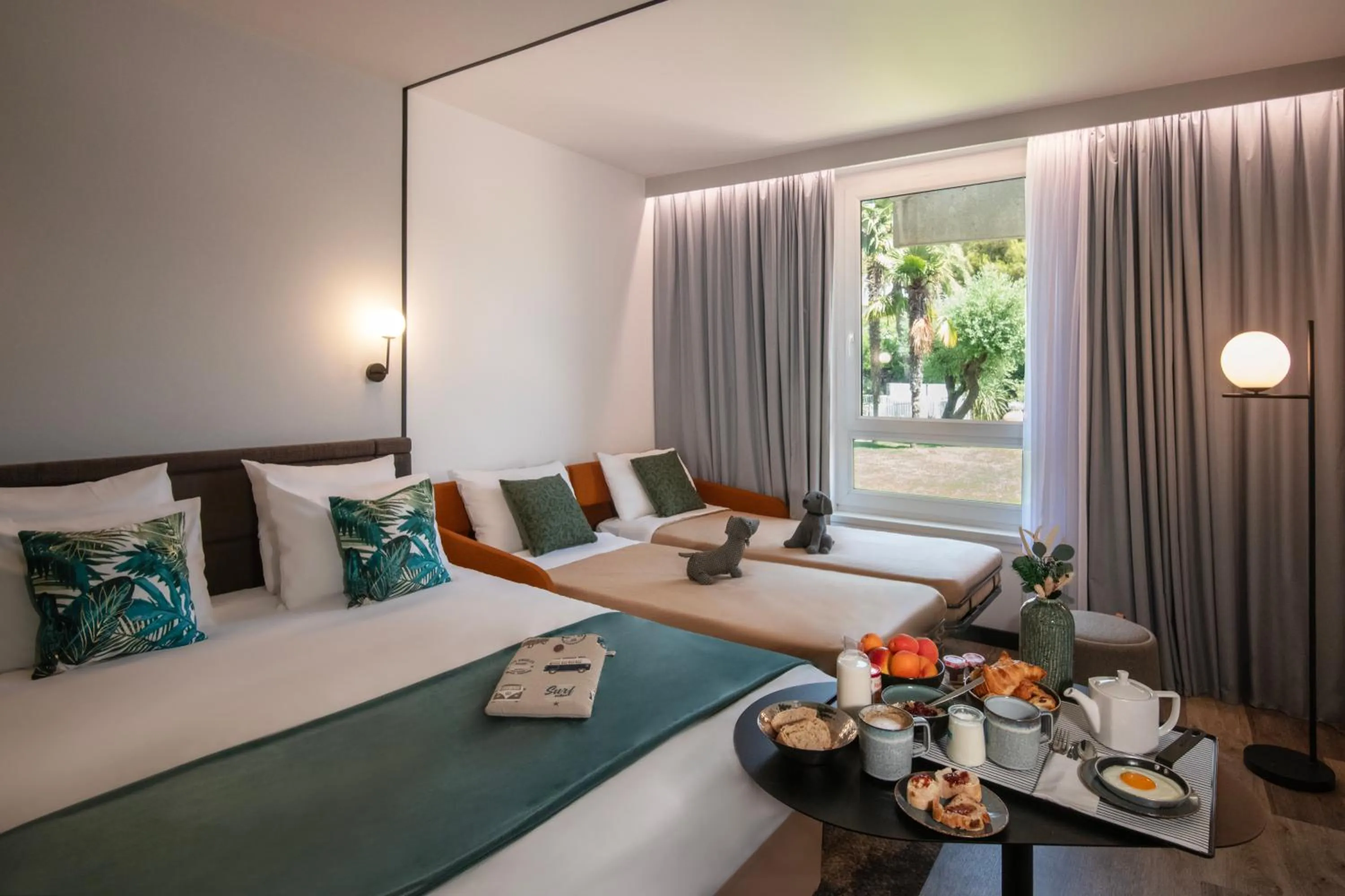 Bedroom, Bed in Novotel Nice Aéroport Cap 3000