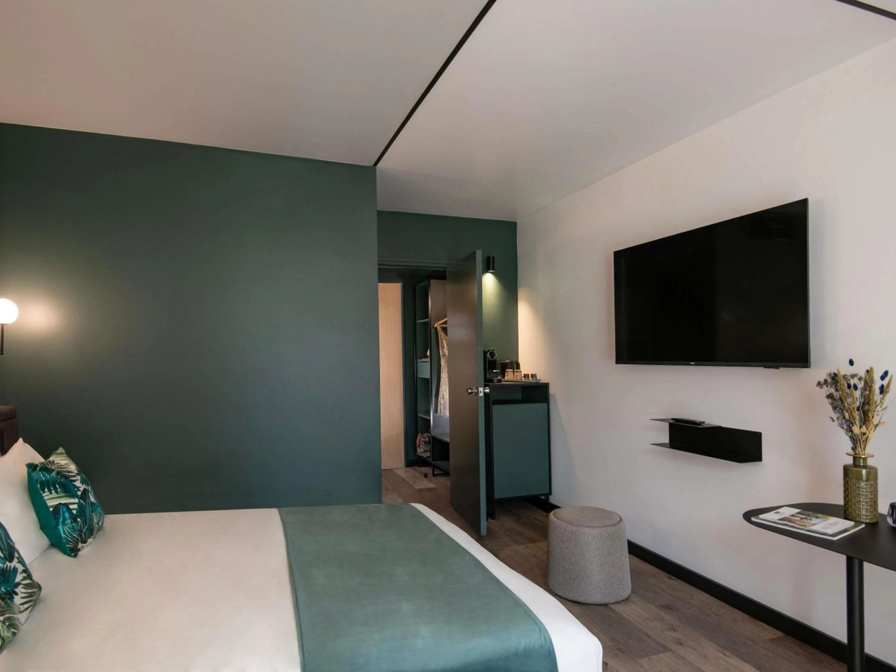 Bedroom, Bed in Novotel Nice Aéroport Cap 3000