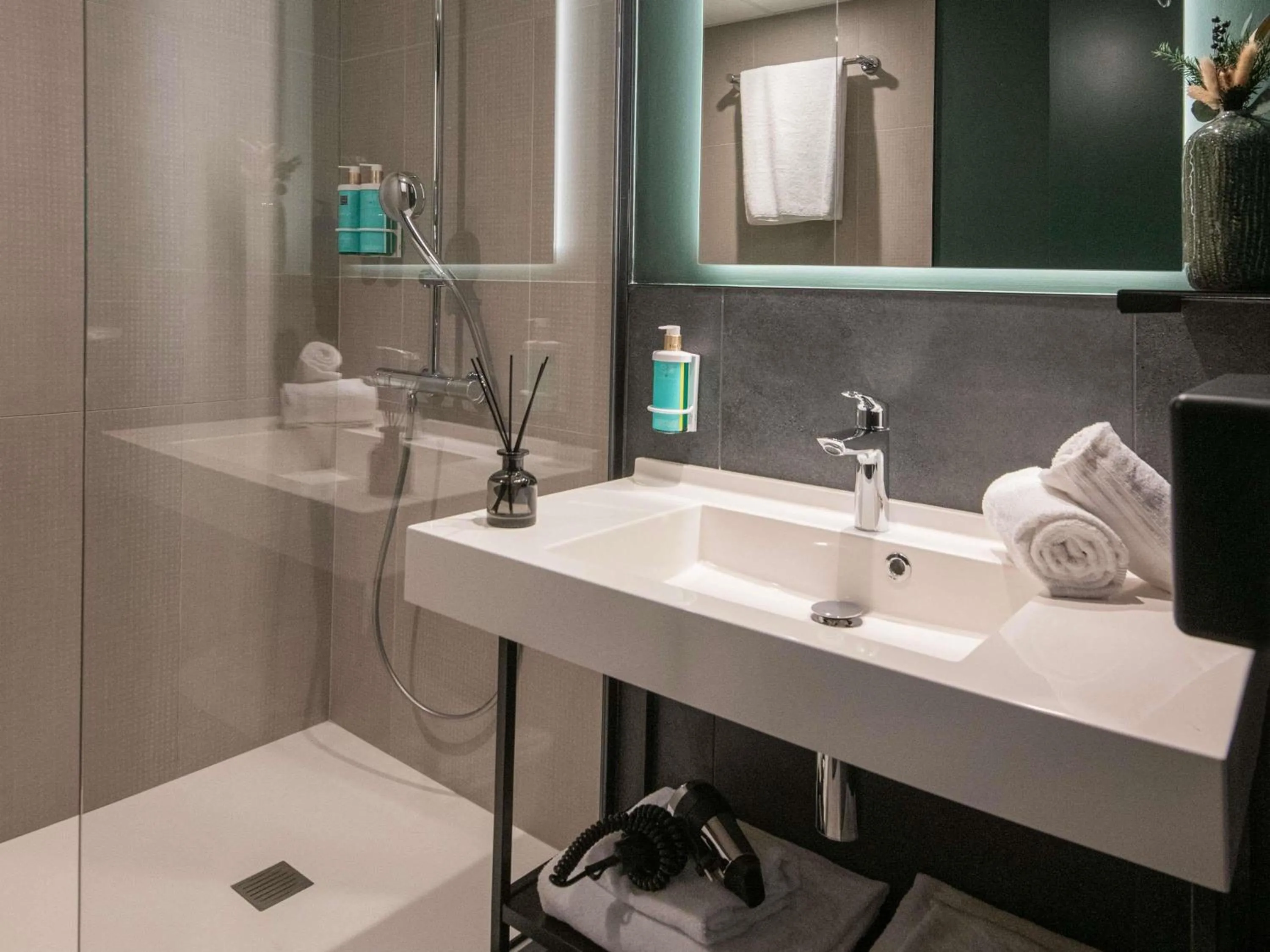 Bedroom in Novotel Nice Aéroport Cap 3000