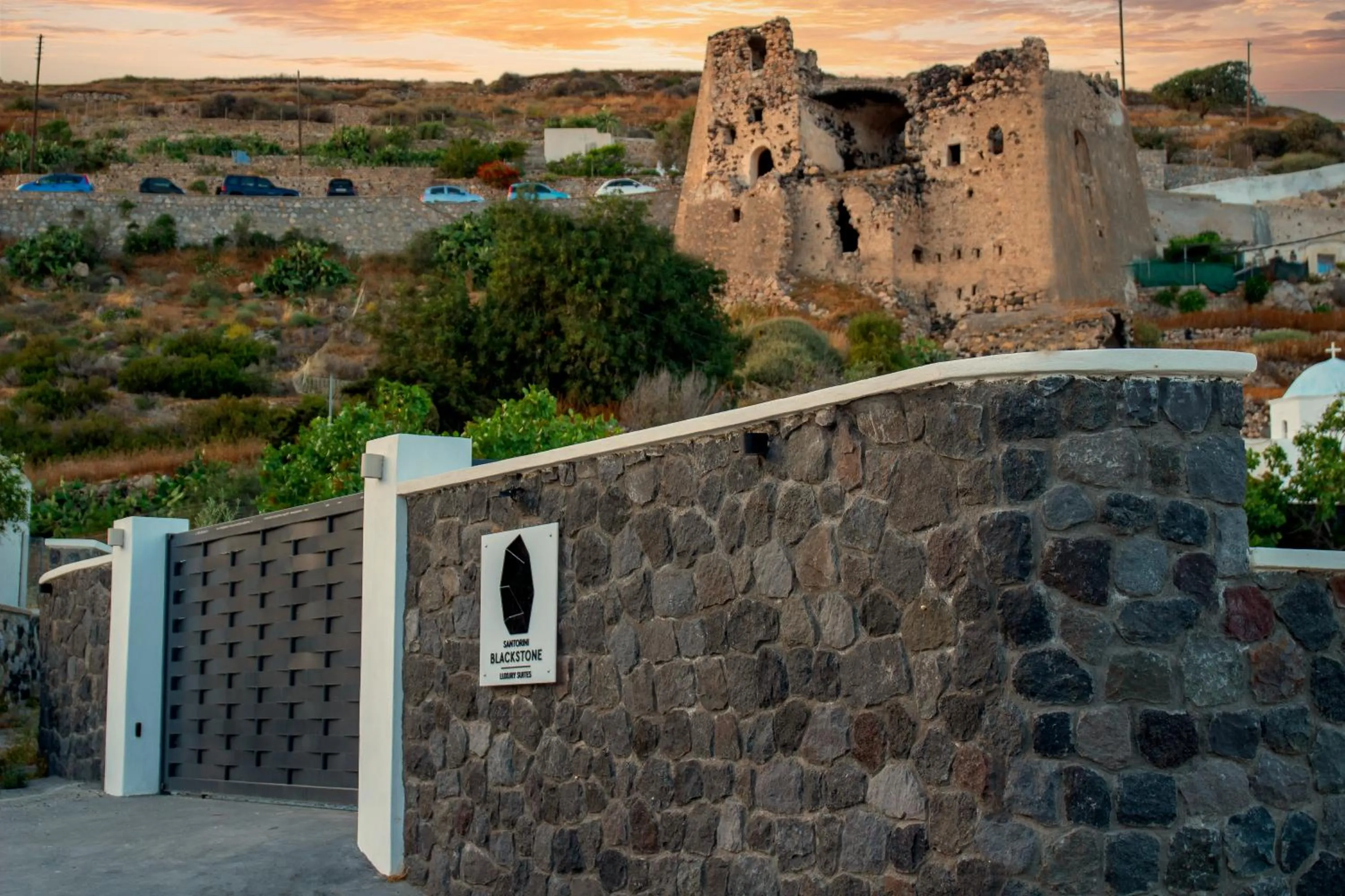 BlackStone Luxury Suites