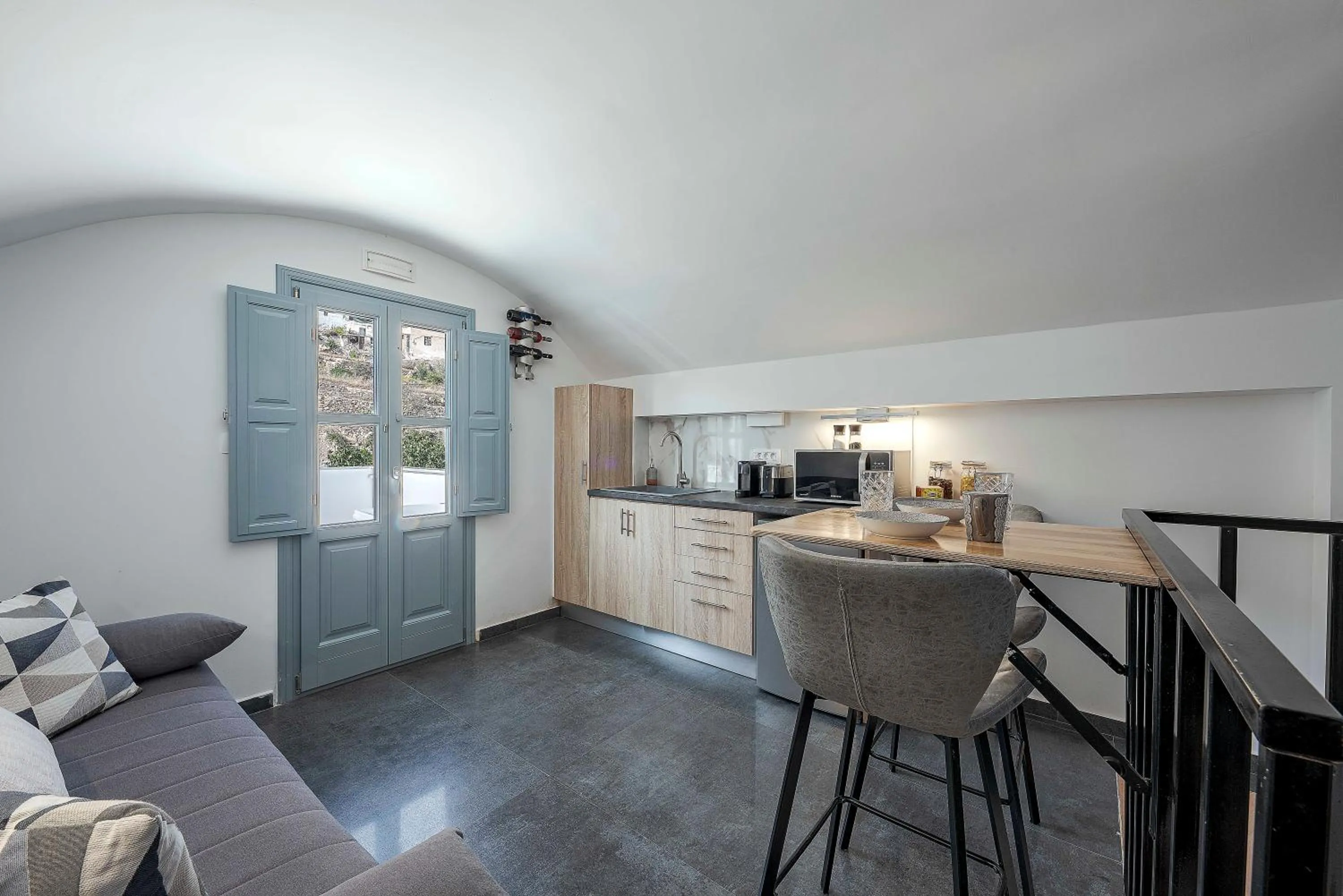 Kitchen or kitchenette in BlackStone Luxury Suites