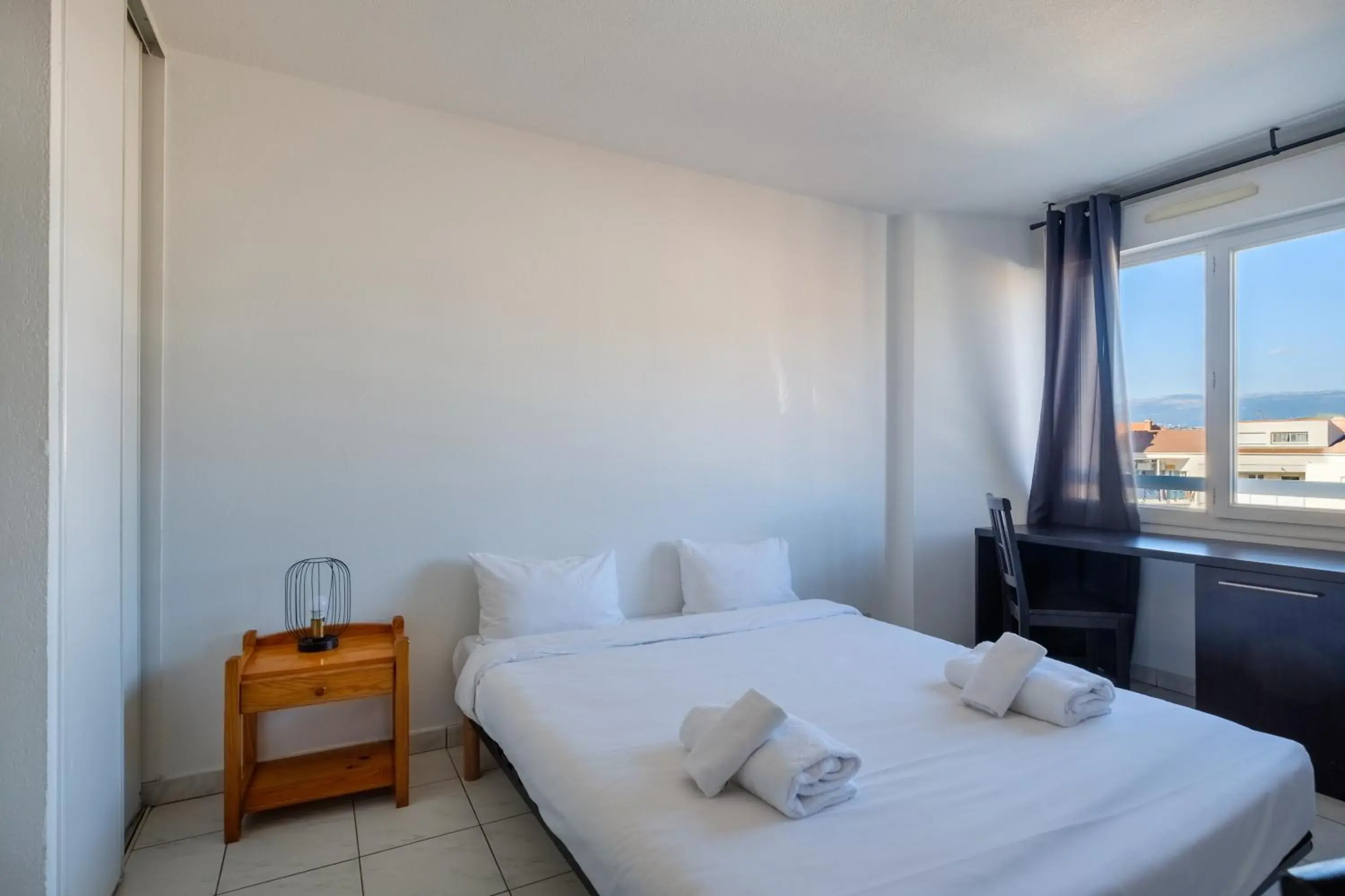 Photo of the whole room, Bed in Residhotel Cannes Festival Photo of the whole room, Bed in Residhotel Cannes Festival