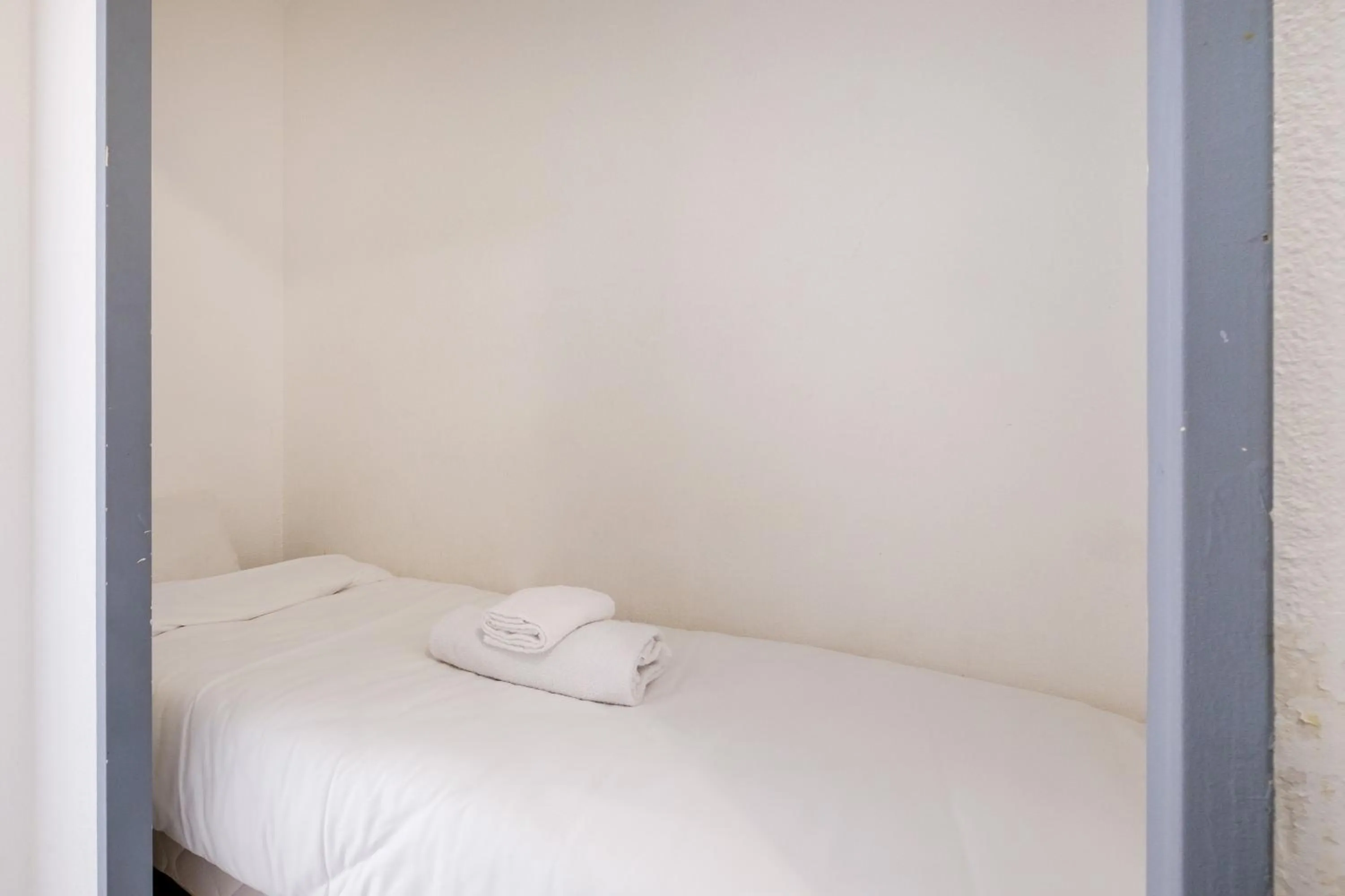 Bed in Residhotel Cannes Festival