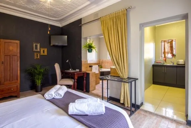 Photo of the whole room, Bed in The Minimalist Studio B