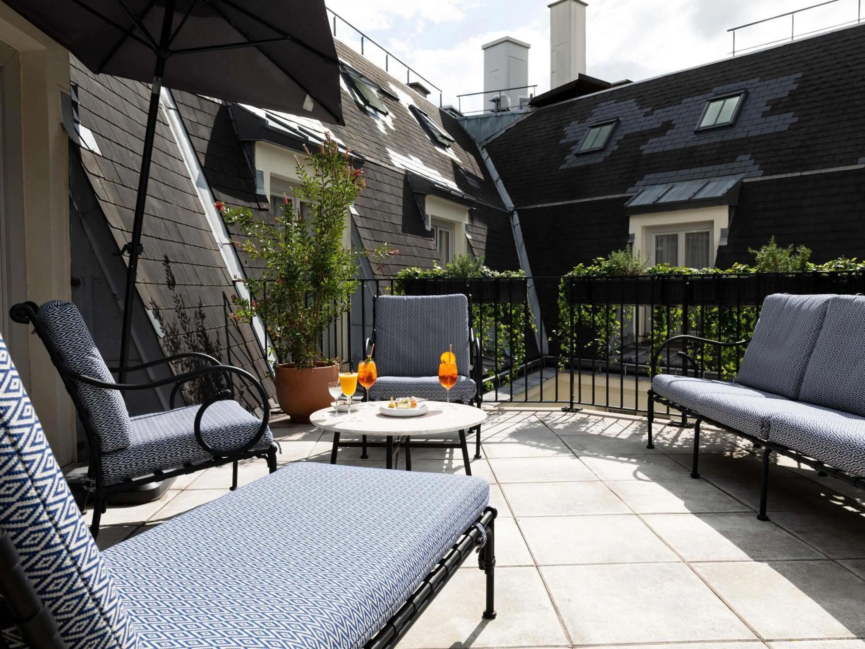 Bedroom in Sofitel Le Scribe Paris Opera