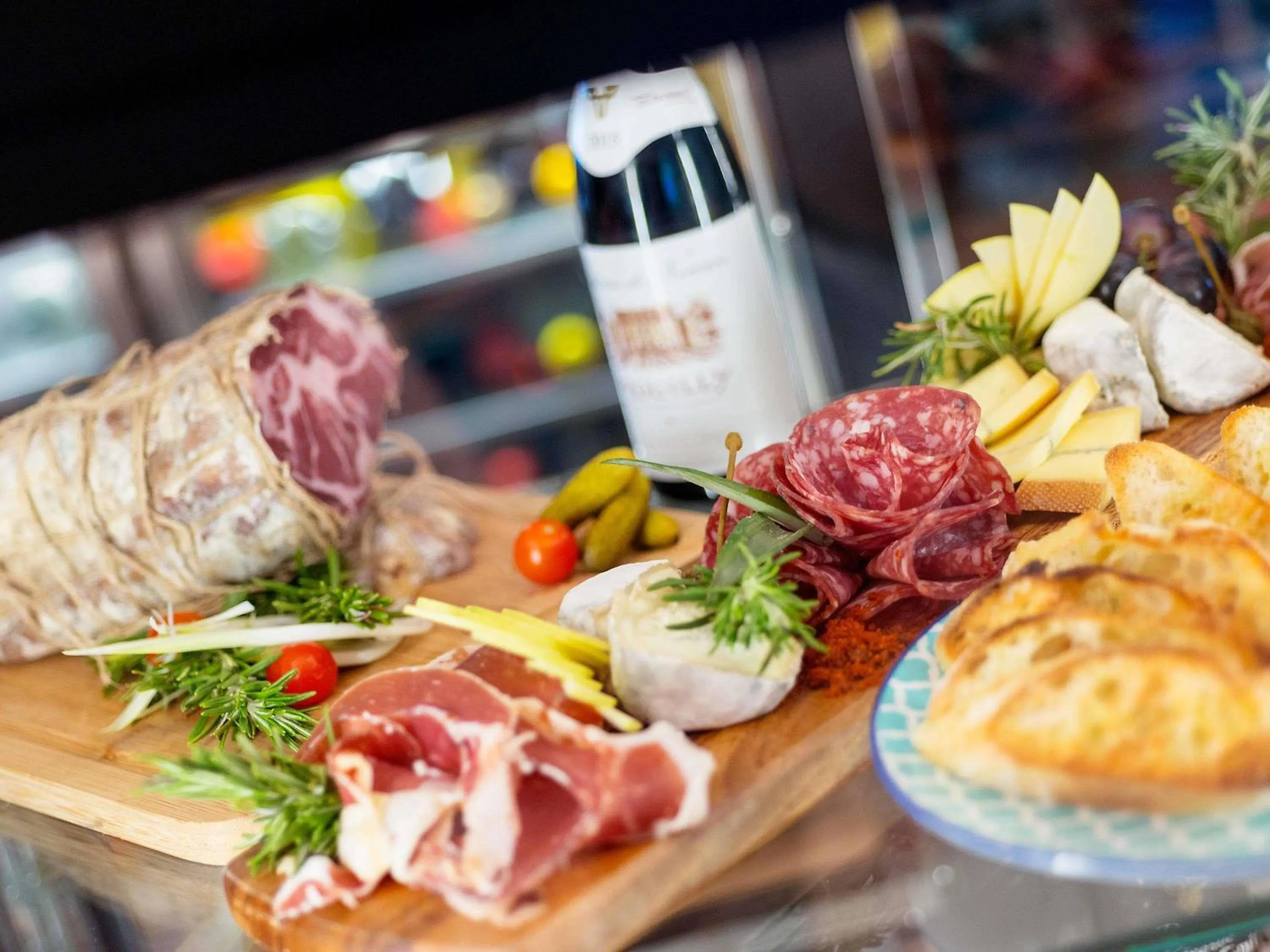 Lounge or bar in Novotel Marne-la-Vallée Noisy-le-Grand