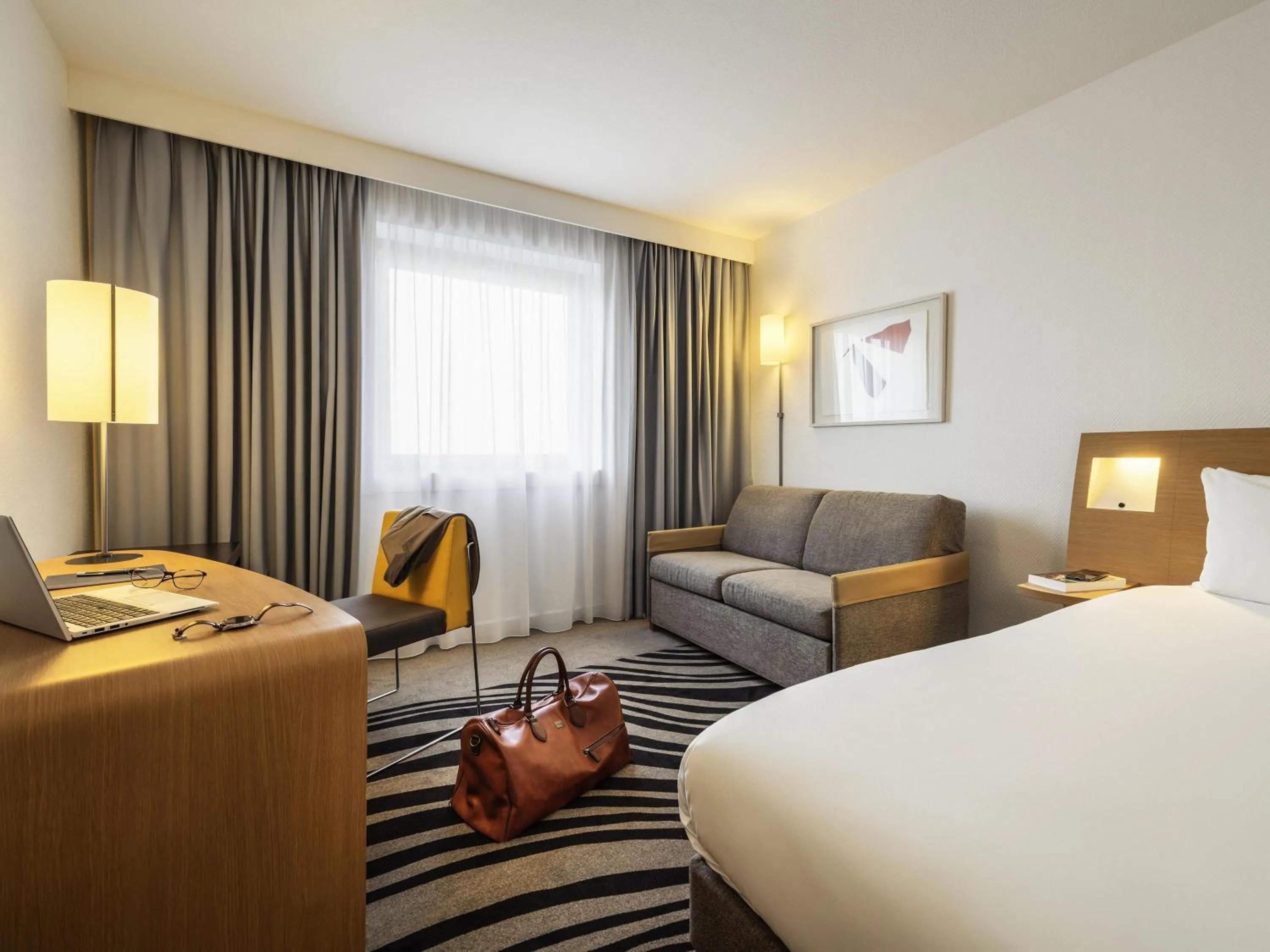 Bedroom, Bed in Novotel Marne-la-Vallée Noisy-le-Grand