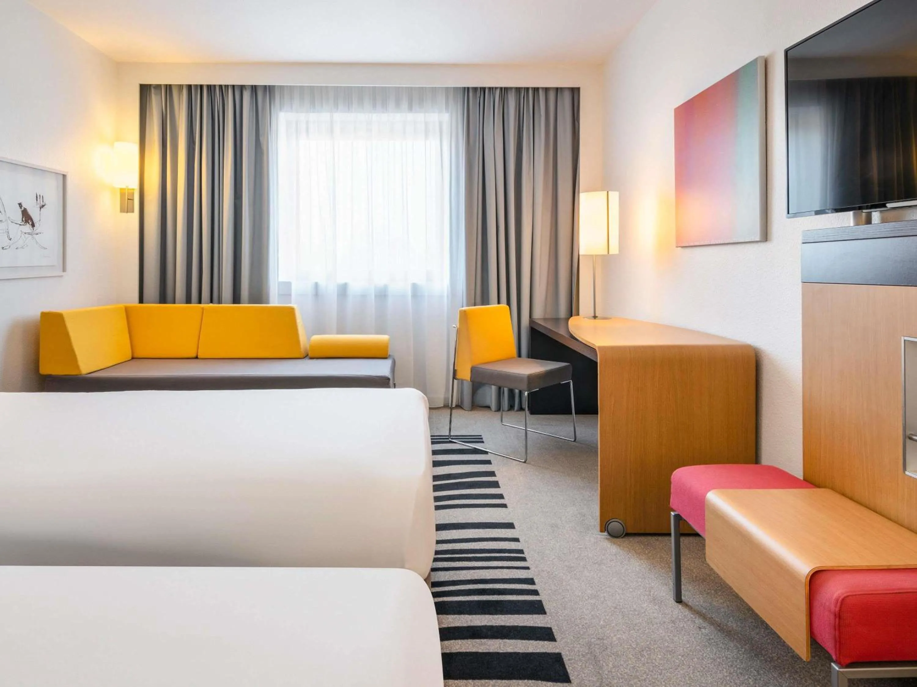 Bedroom, Bed in Novotel Marne-la-Vallée Noisy-le-Grand