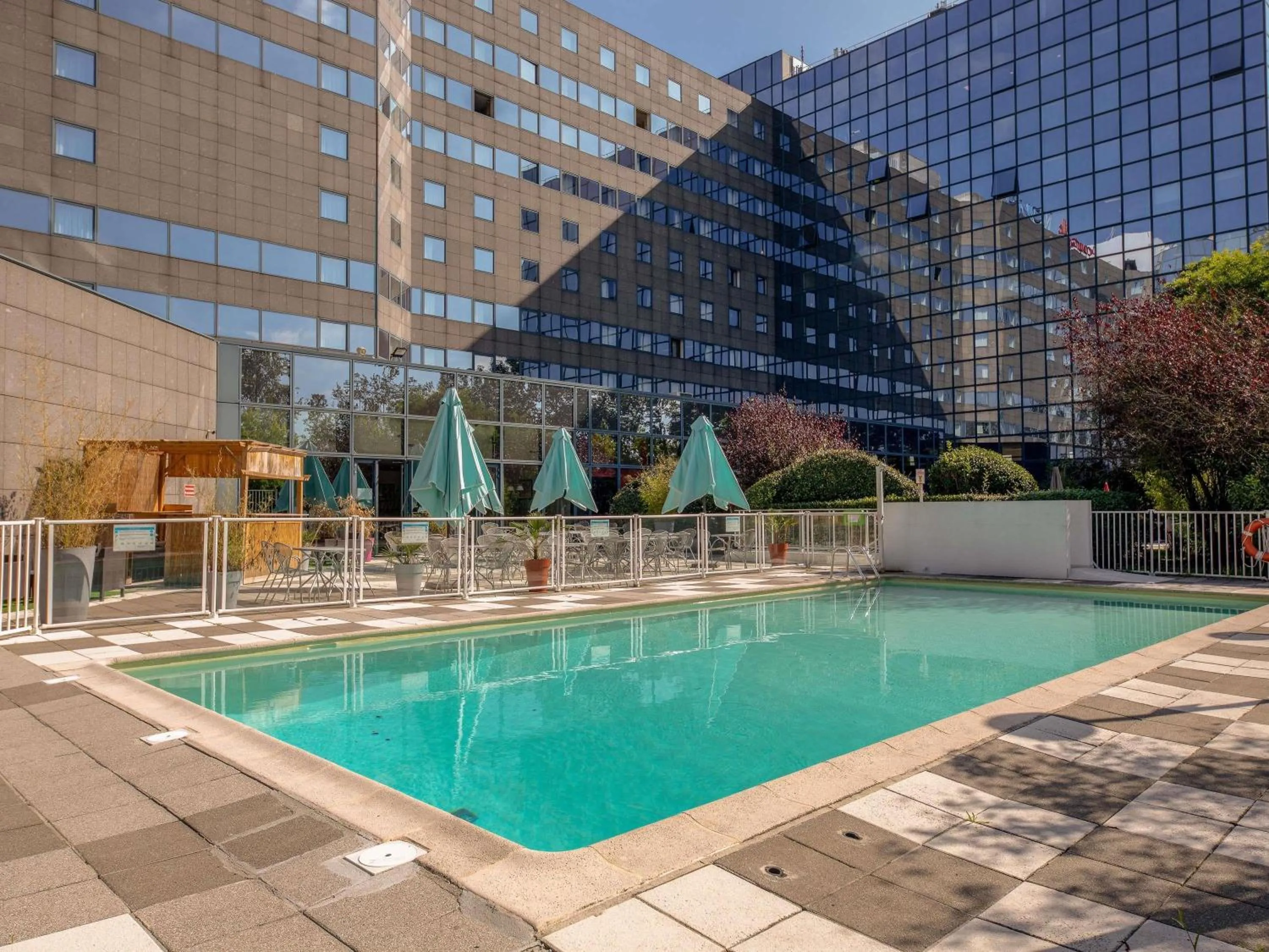 Pool view in Novotel Marne-la-Vallée Noisy-le-Grand