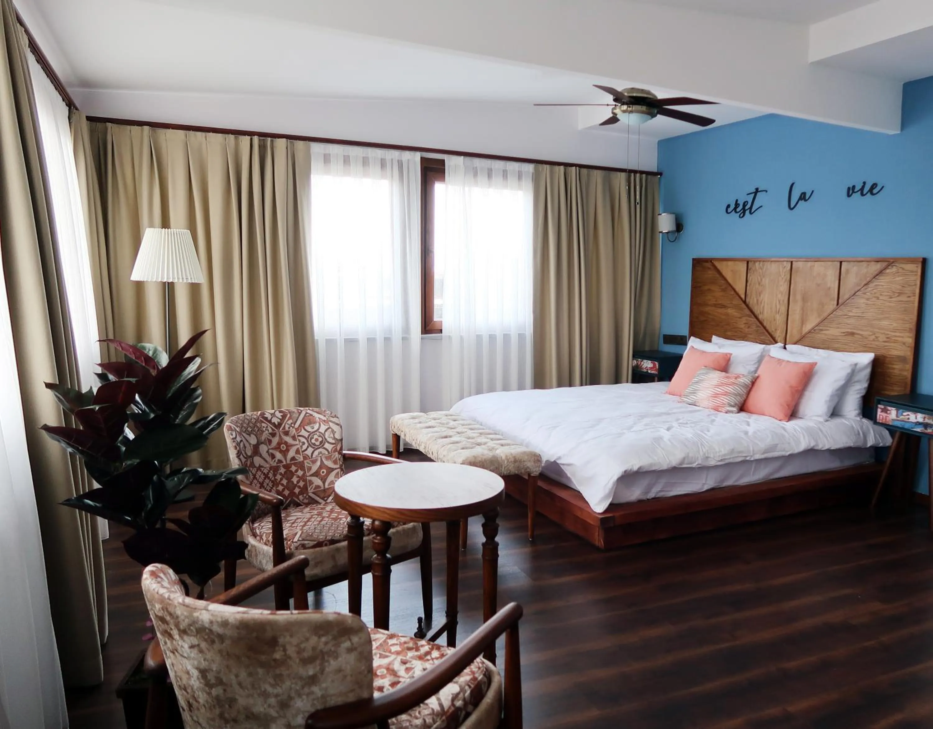 Photo of the whole room, Bed in Fuego Design Suites