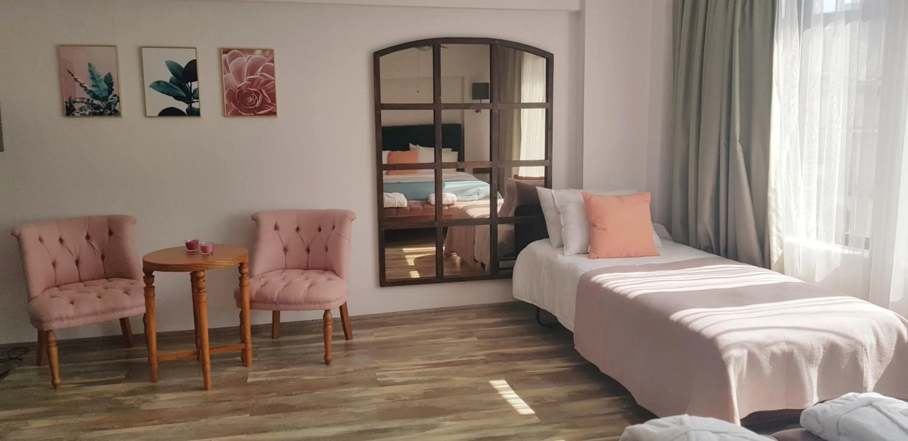 Photo of the whole room, Bed in Fuego Design Suites