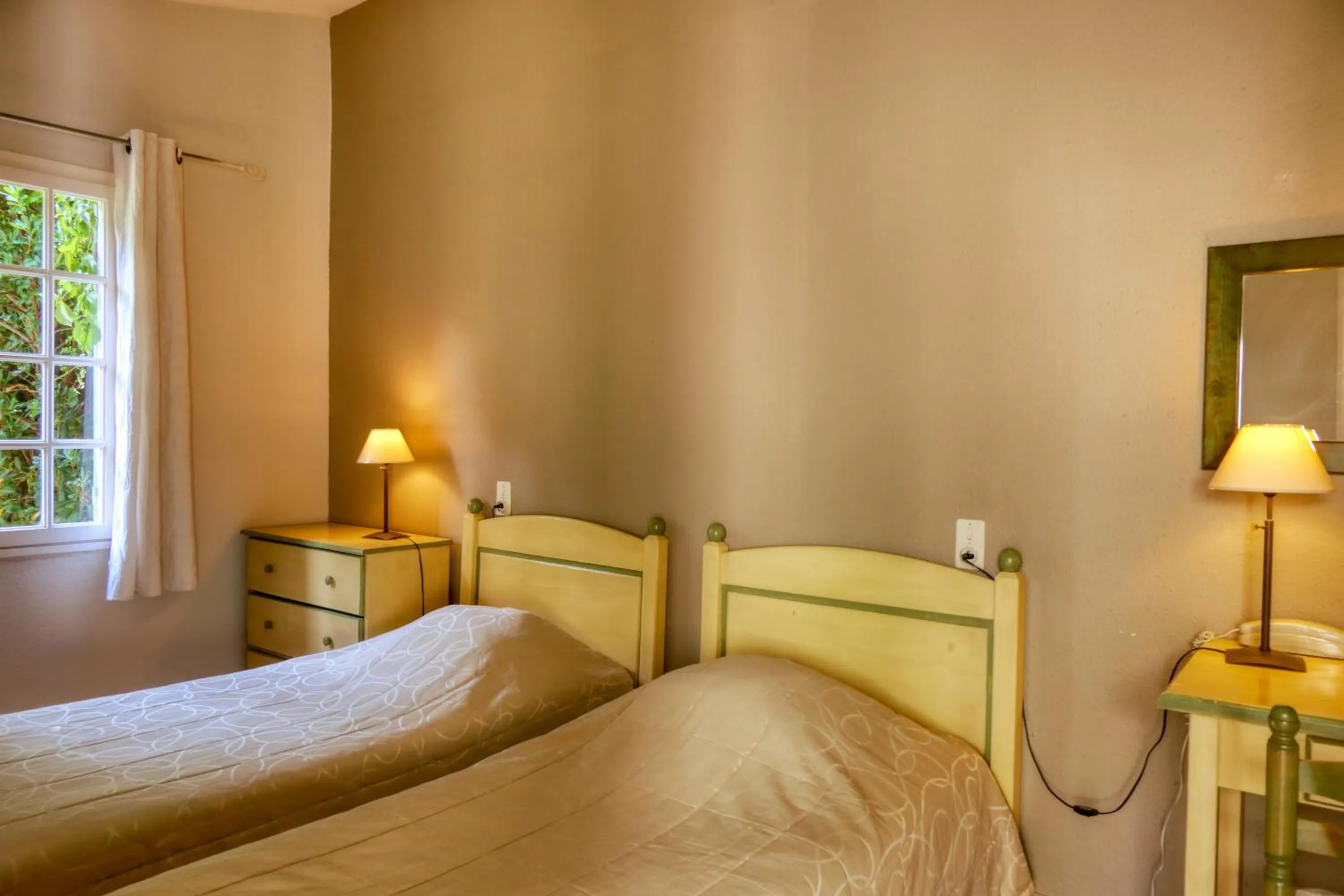 Bedroom, Bed in Au Saint Roch - Hôtel et Jardin