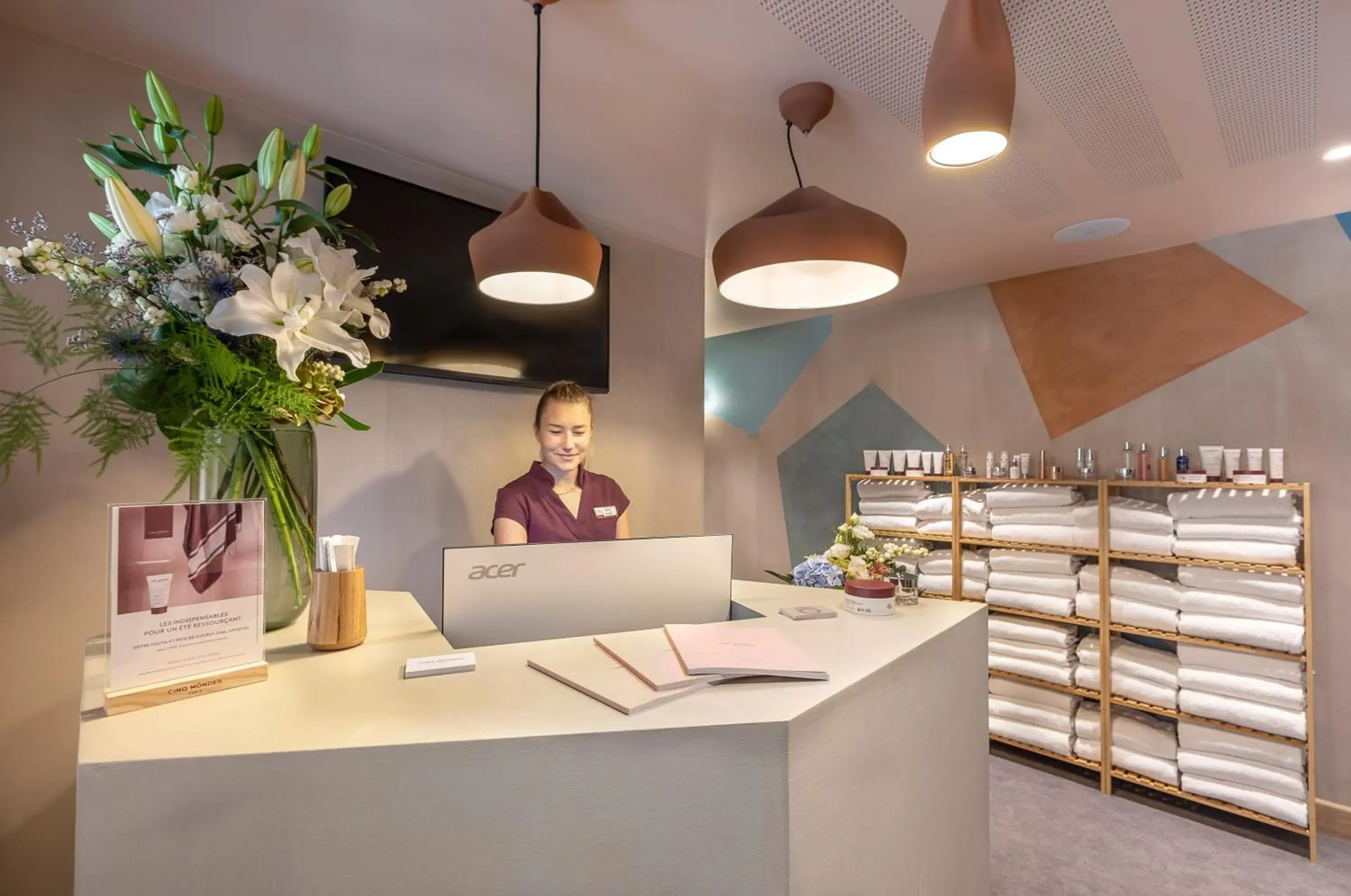 Spa and wellness centre/facilities in Chalet Hôtel Le Prieuré & Spa Spa and wellness centre/facilities in Chalet Hôtel Le Prieuré & Spa