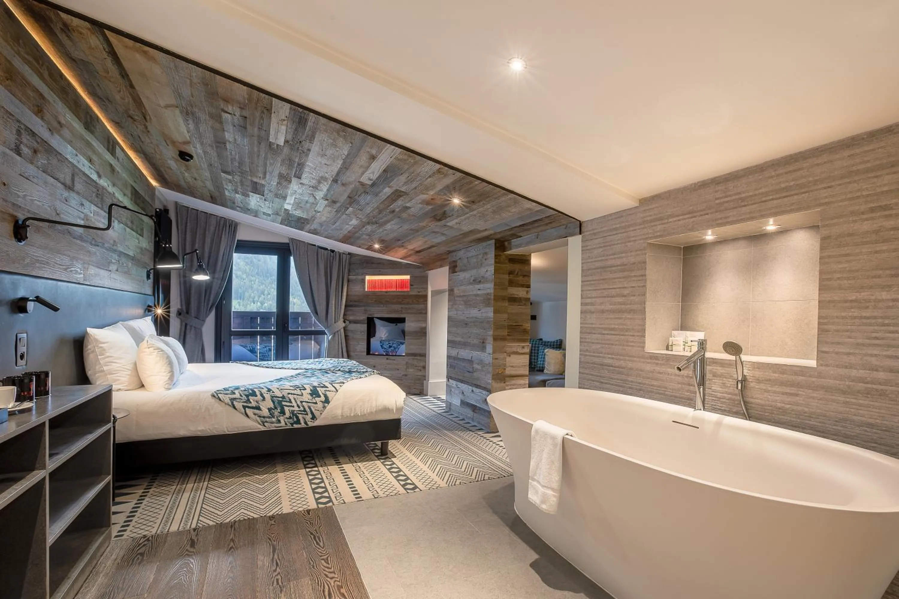 Bedroom, Bed in Chalet Hôtel Le Prieuré & Spa