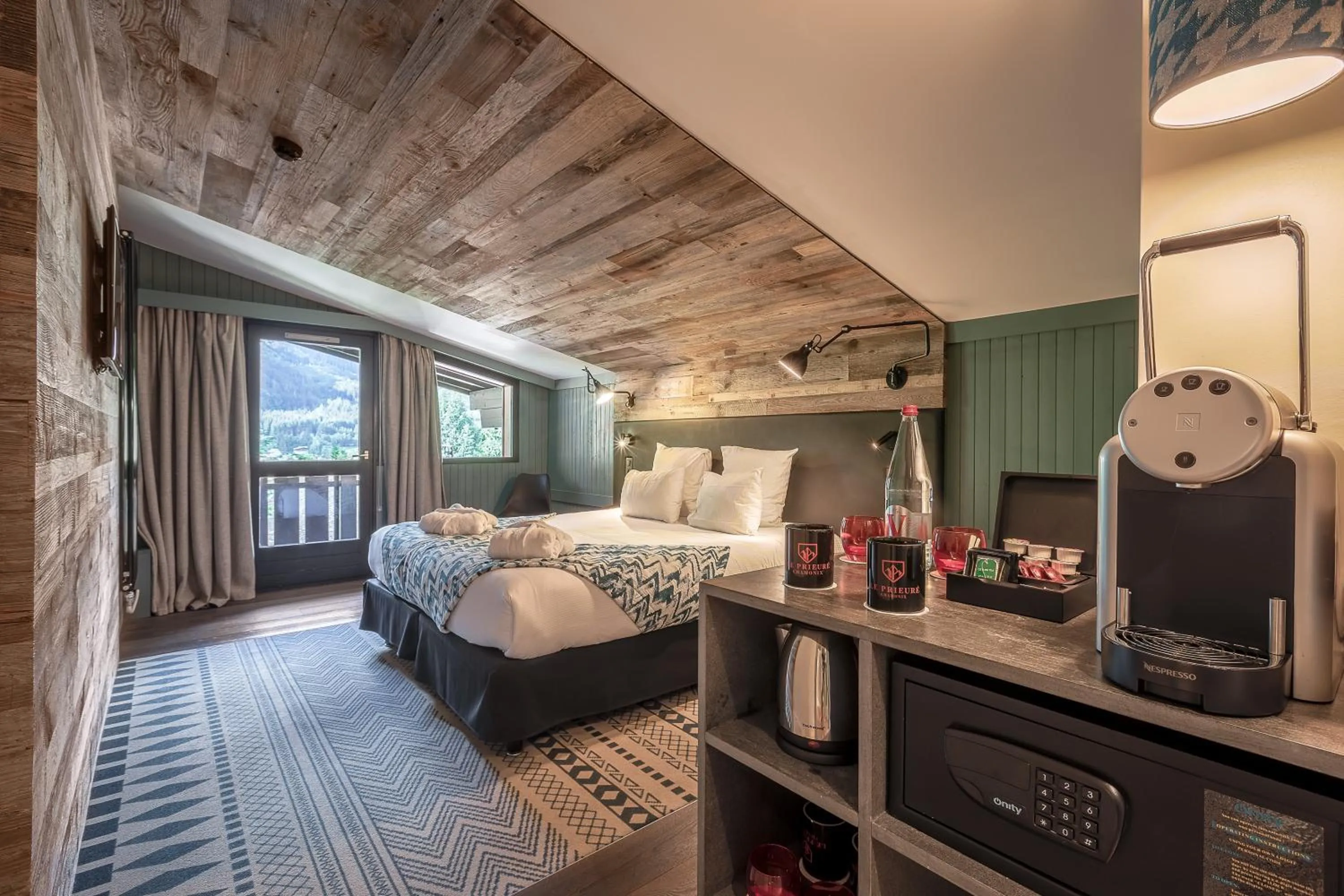 Bedroom, Bed in Chalet Hôtel Le Prieuré & Spa