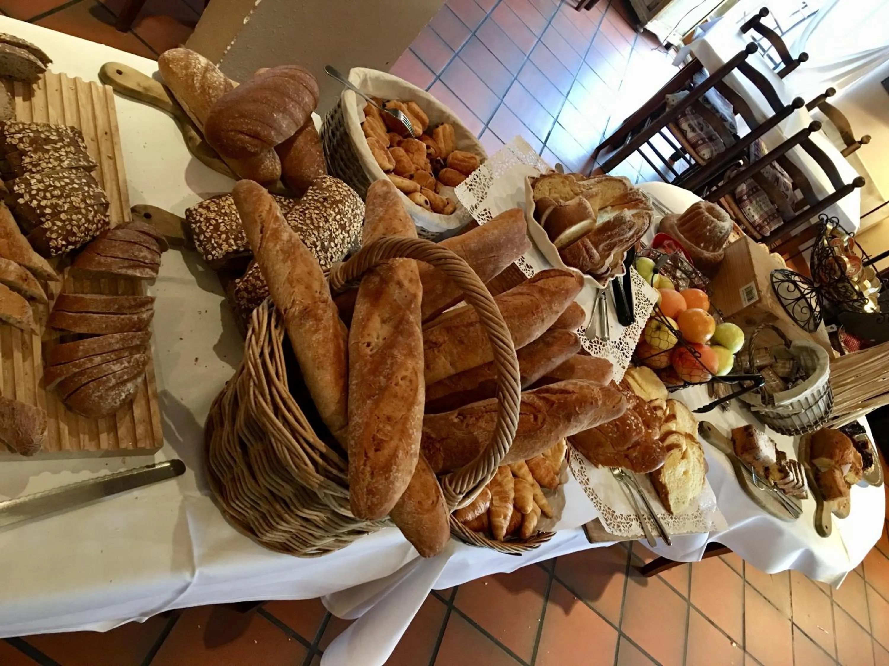 Buffet breakfast in Hôtel Restaurant Verger des Châteaux, The Originals Relais, proche Sélestat