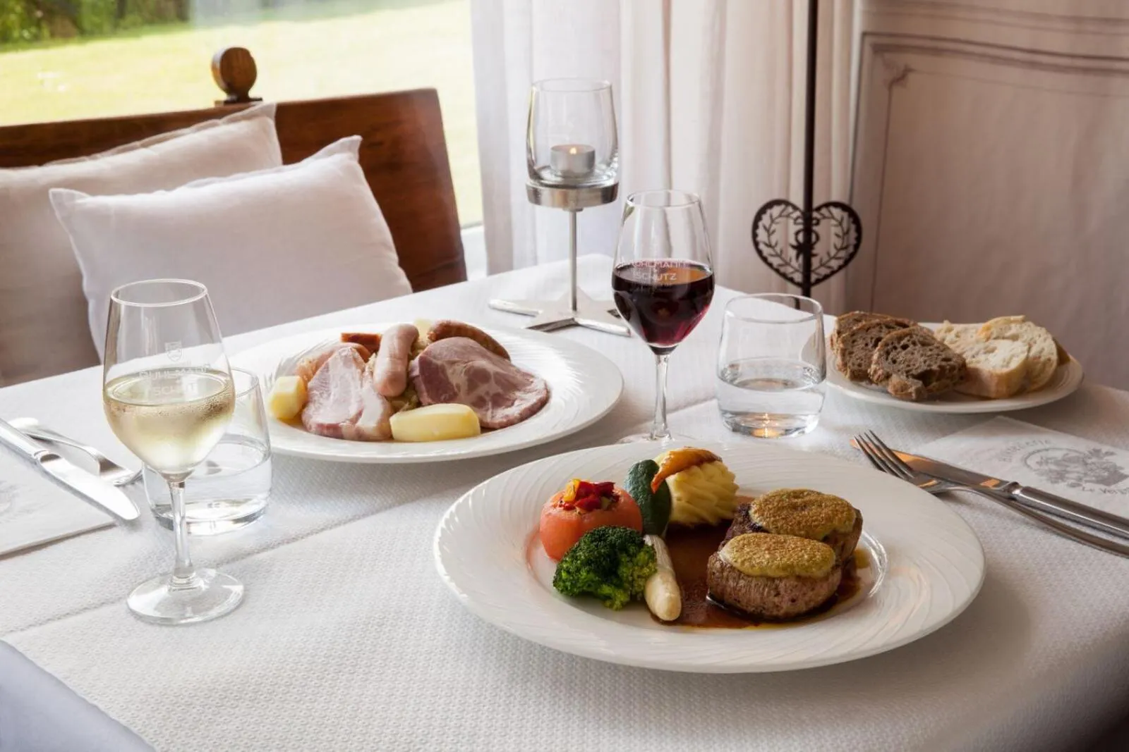 Restaurant/places to eat in Hôtel Restaurant Verger des Châteaux, The Originals Relais, proche Sélestat