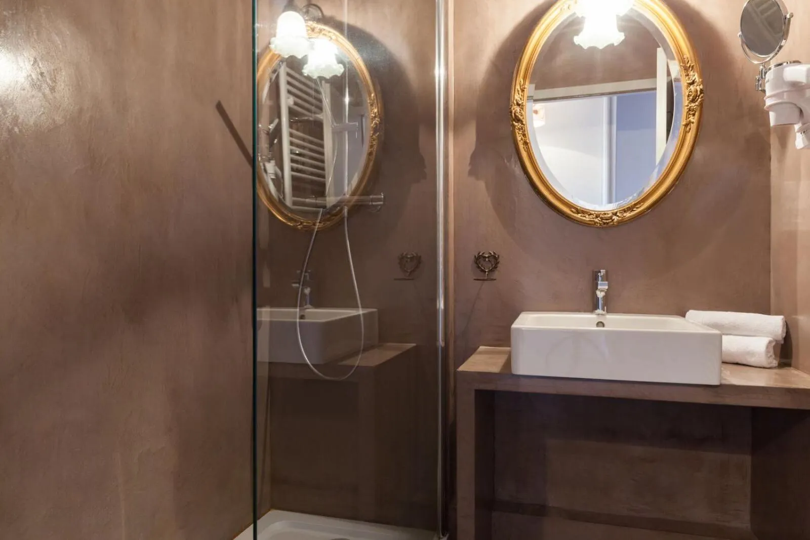 Bathroom in Hôtel Restaurant Verger des Châteaux, The Originals Relais, proche Sélestat