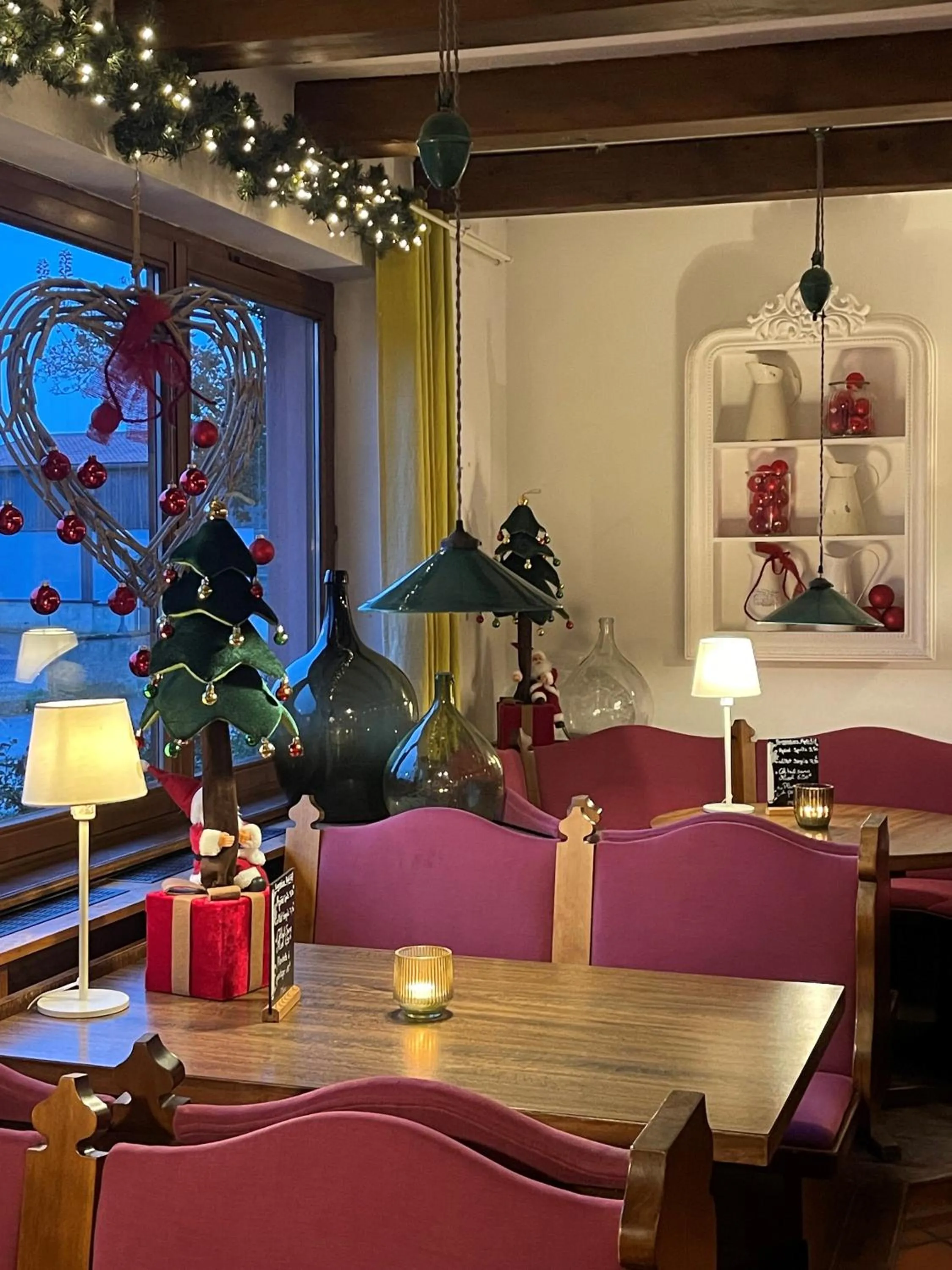 Lounge or bar in Hôtel Restaurant Verger des Châteaux, The Originals Relais, proche Sélestat