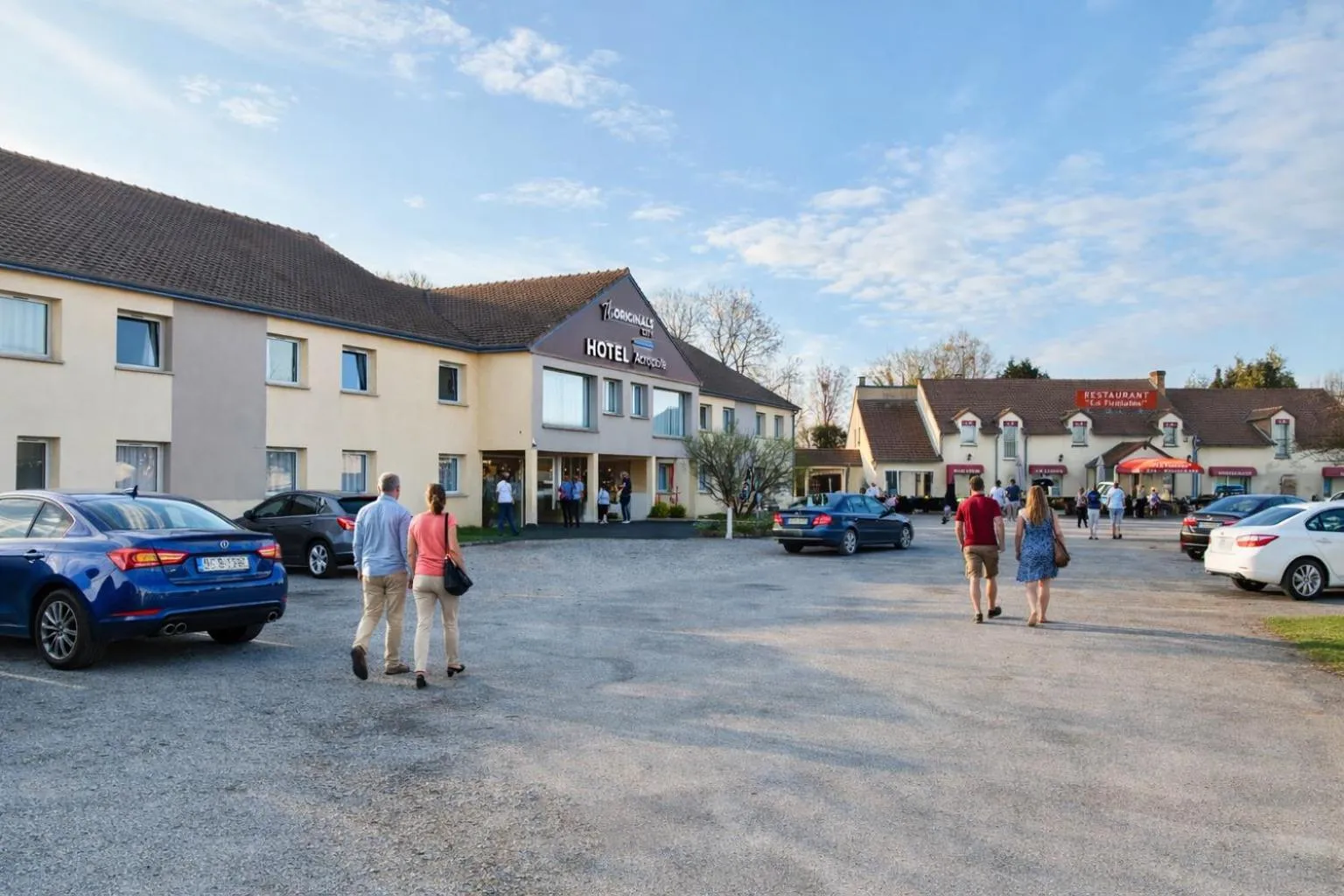 Property building in Hotel The Originals Bernay Acropole