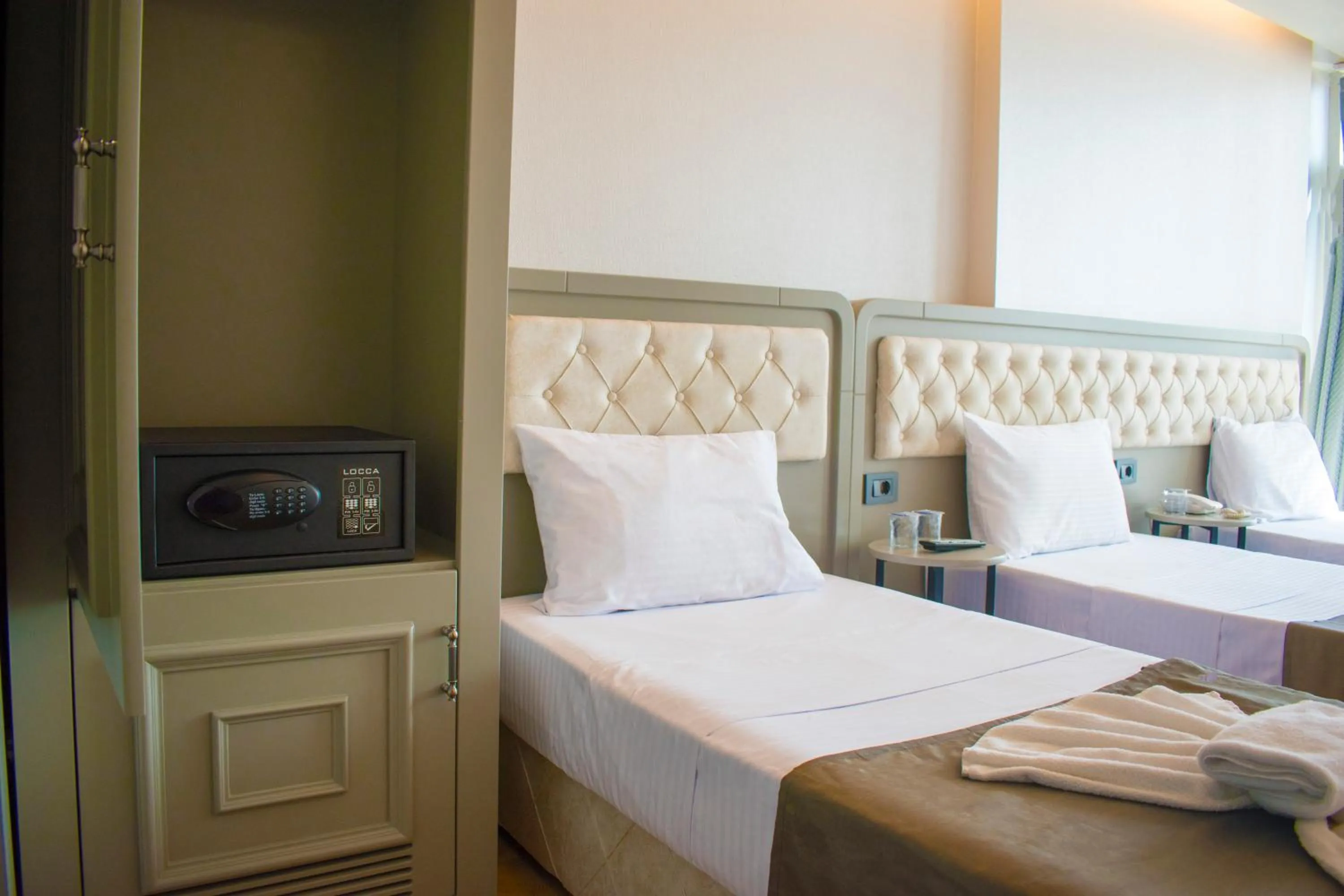 Photo of the whole room in Mayer Hotel Istanbul