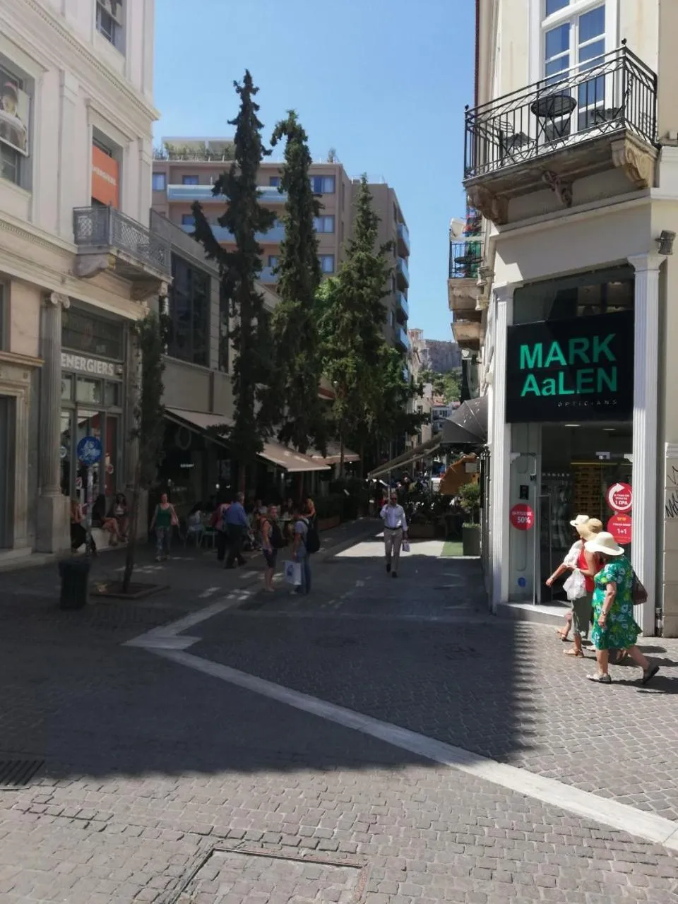 Property building in Day in Athens